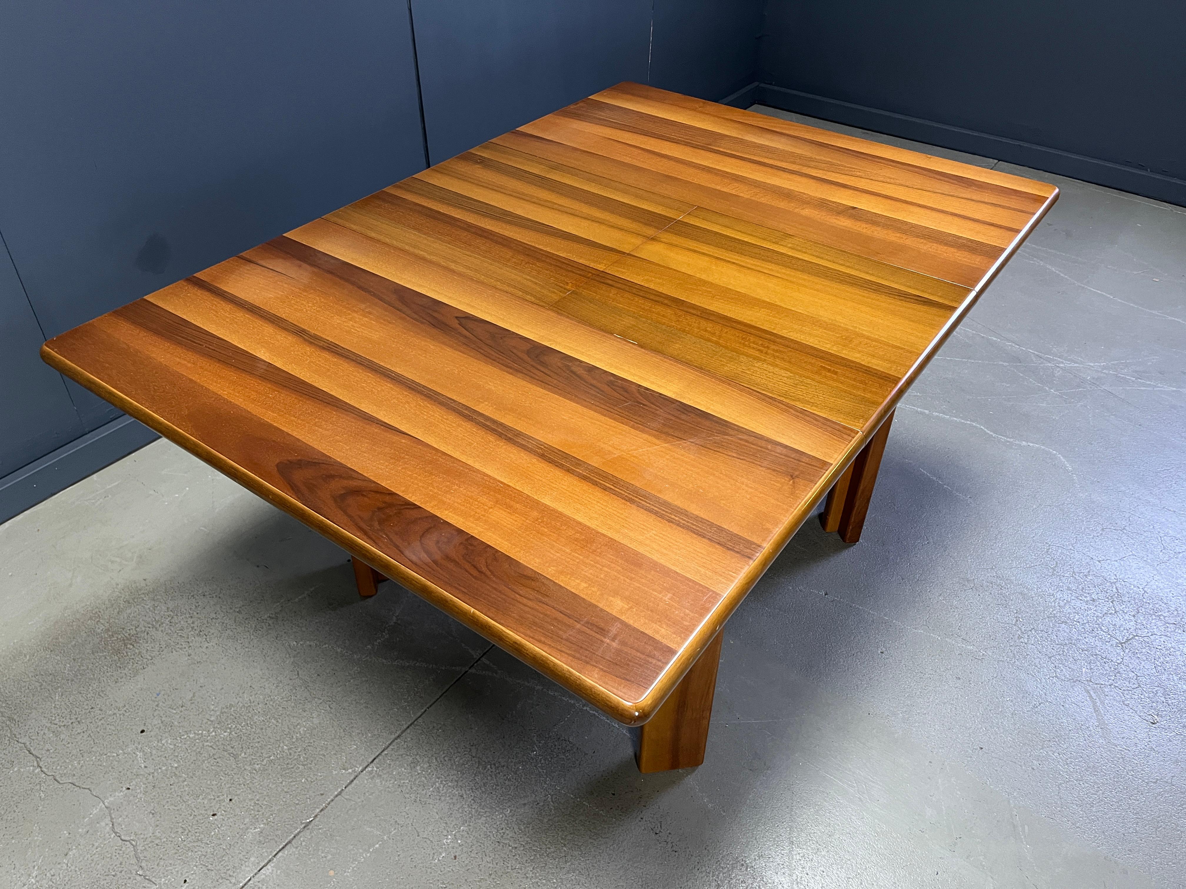 Vintage extendable dining table by Molteni, 1970s For Sale 2