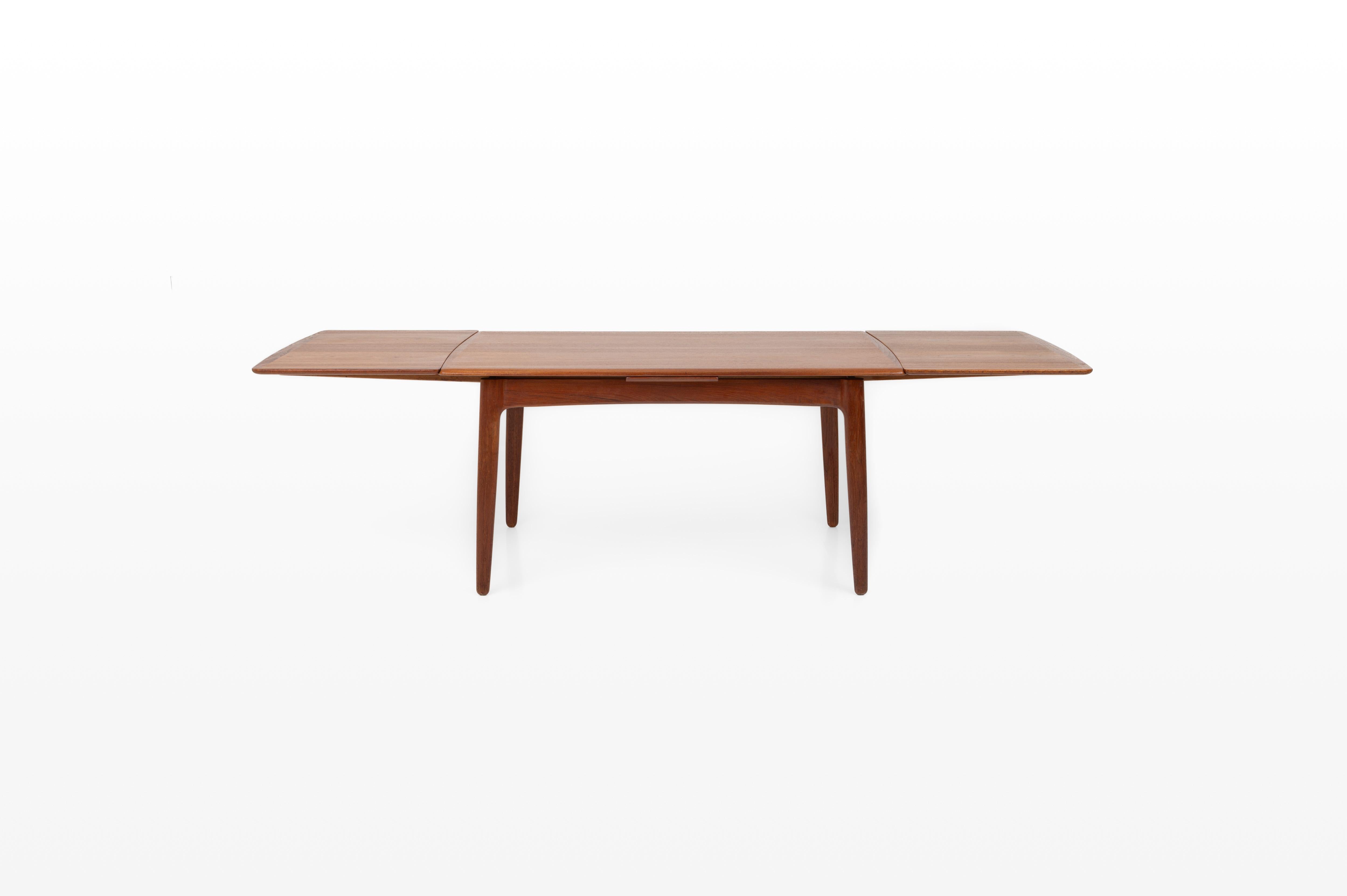 Danois Table de salle à manger extensible vintage par Svend Aage Madsen pour K.K. & Søn en vente