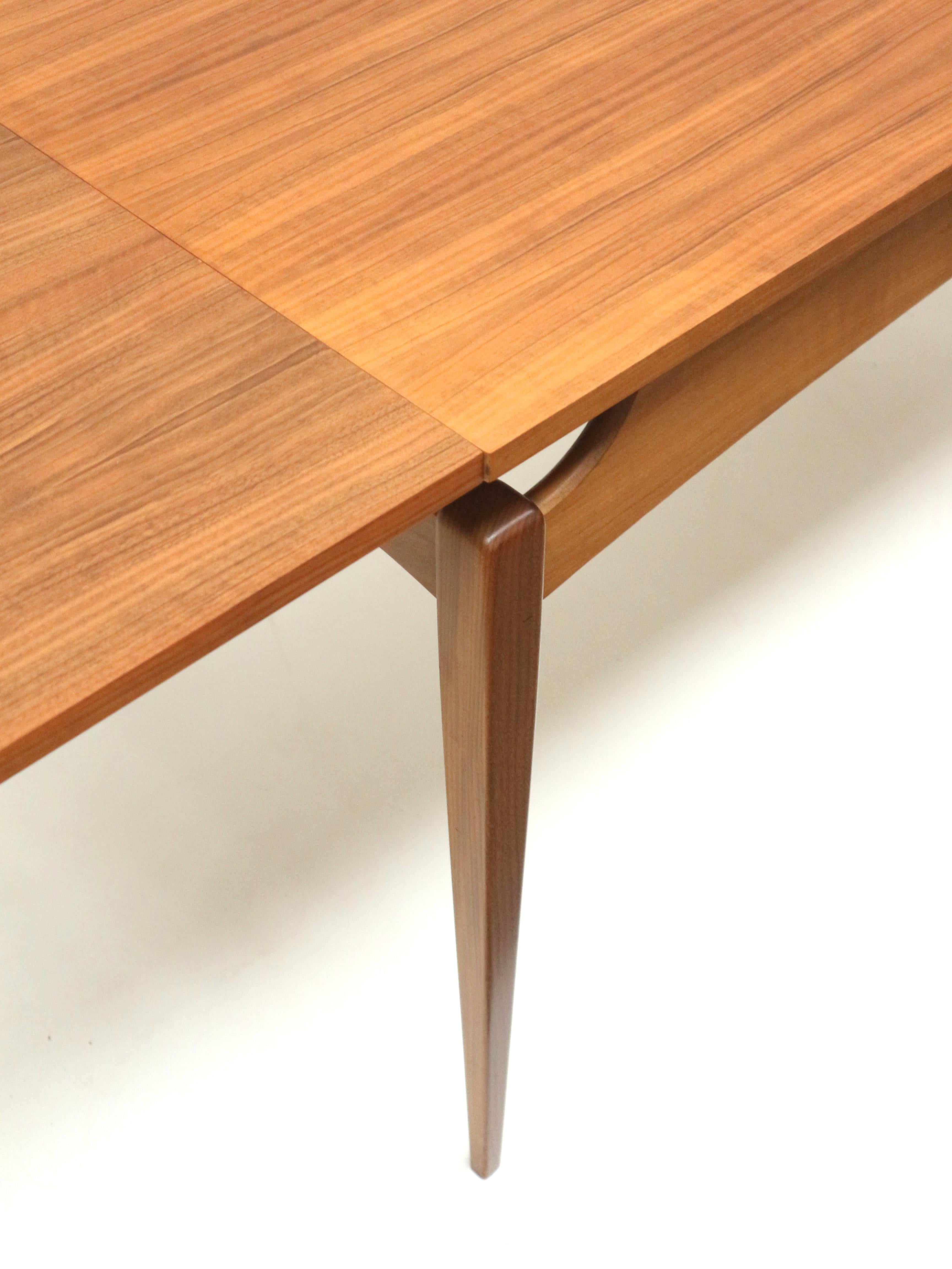 Mid-Century Modern Table de salle à manger extensible vintage des années 1960 en vente