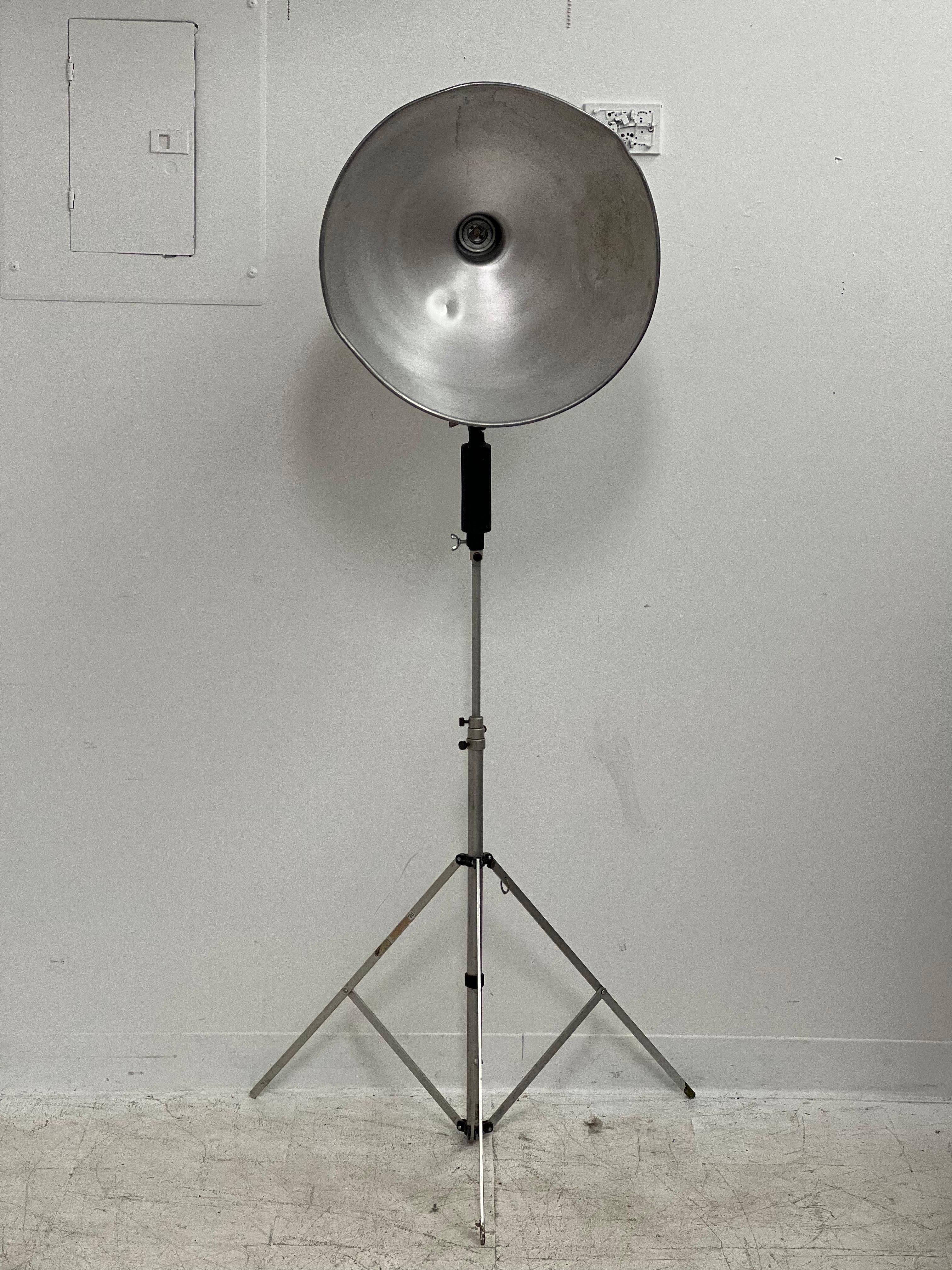 Mid-Century Modern Lampe lumineuse vintage à rallonge extensible en vente