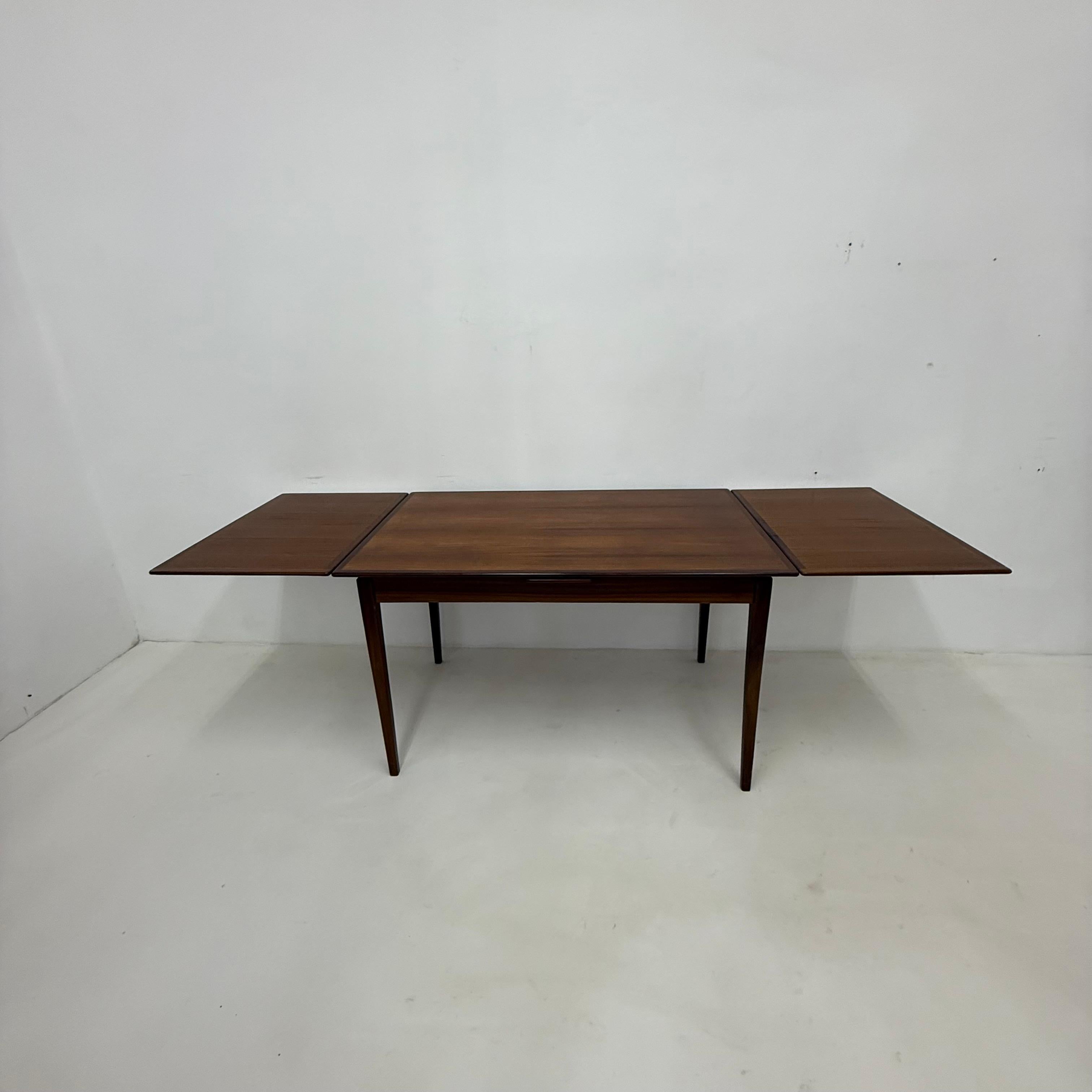 Table de salle à manger vintage extensible en bois, années 1960 en vente 4