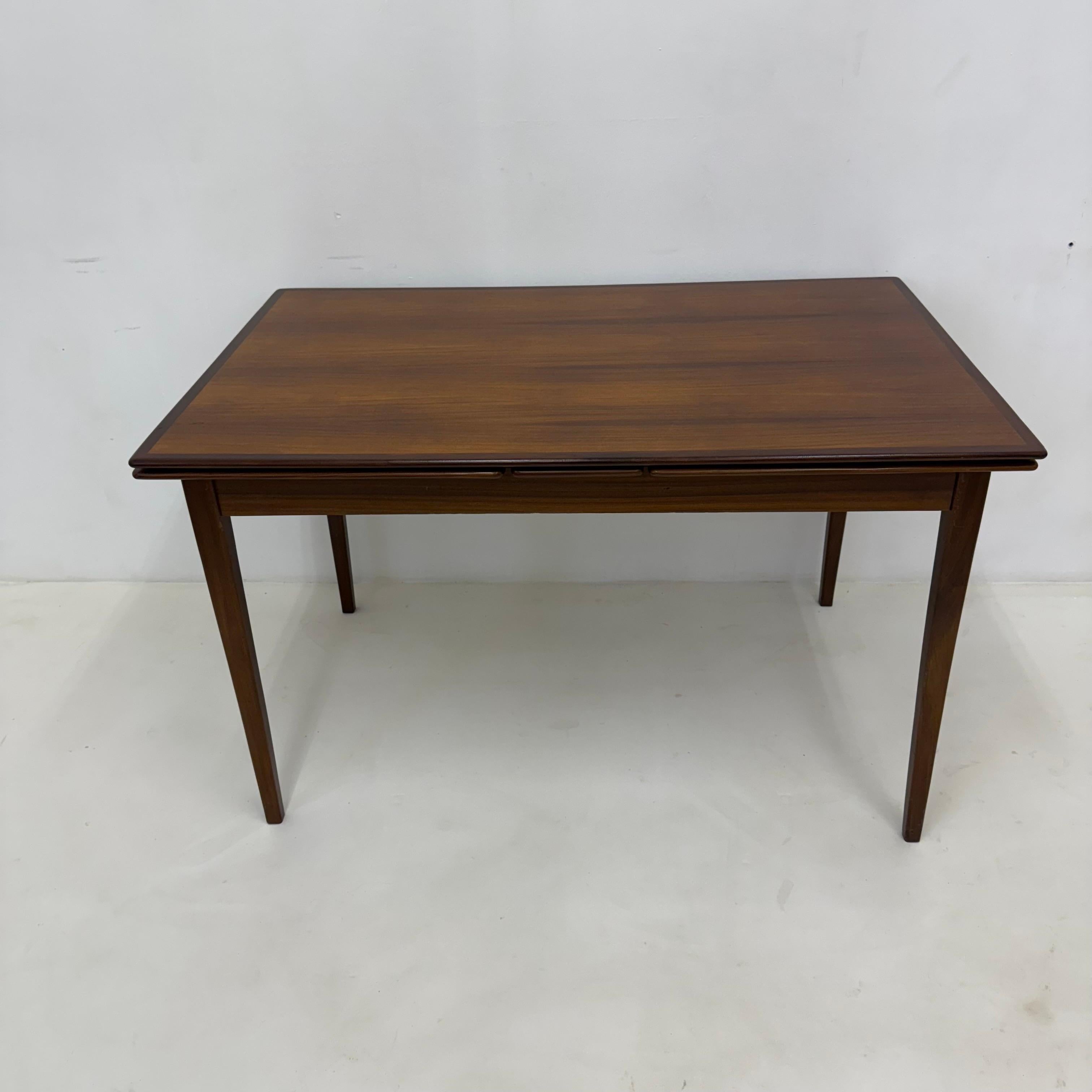 Table de salle à manger vintage extensible en bois, années 1960 en vente 12