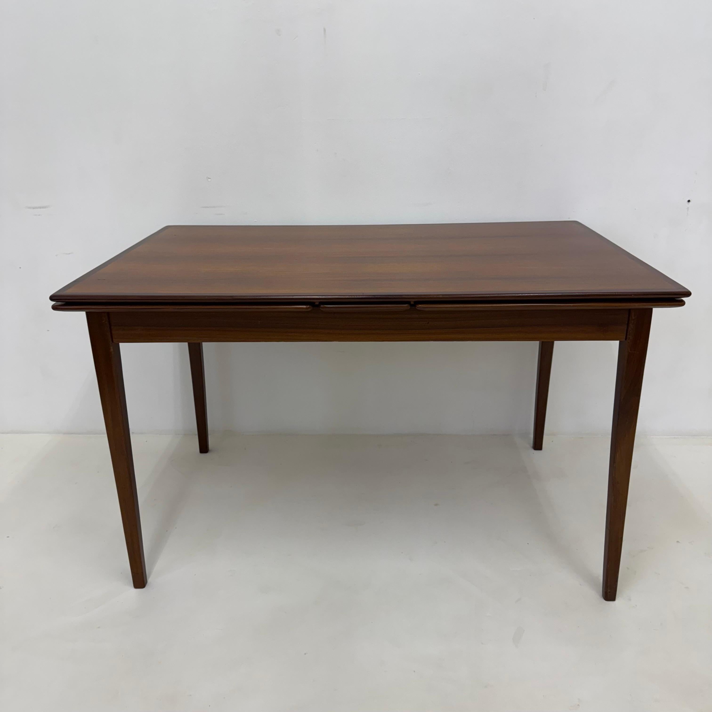 Table de salle à manger vintage extensible en bois, années 1960 en vente 13