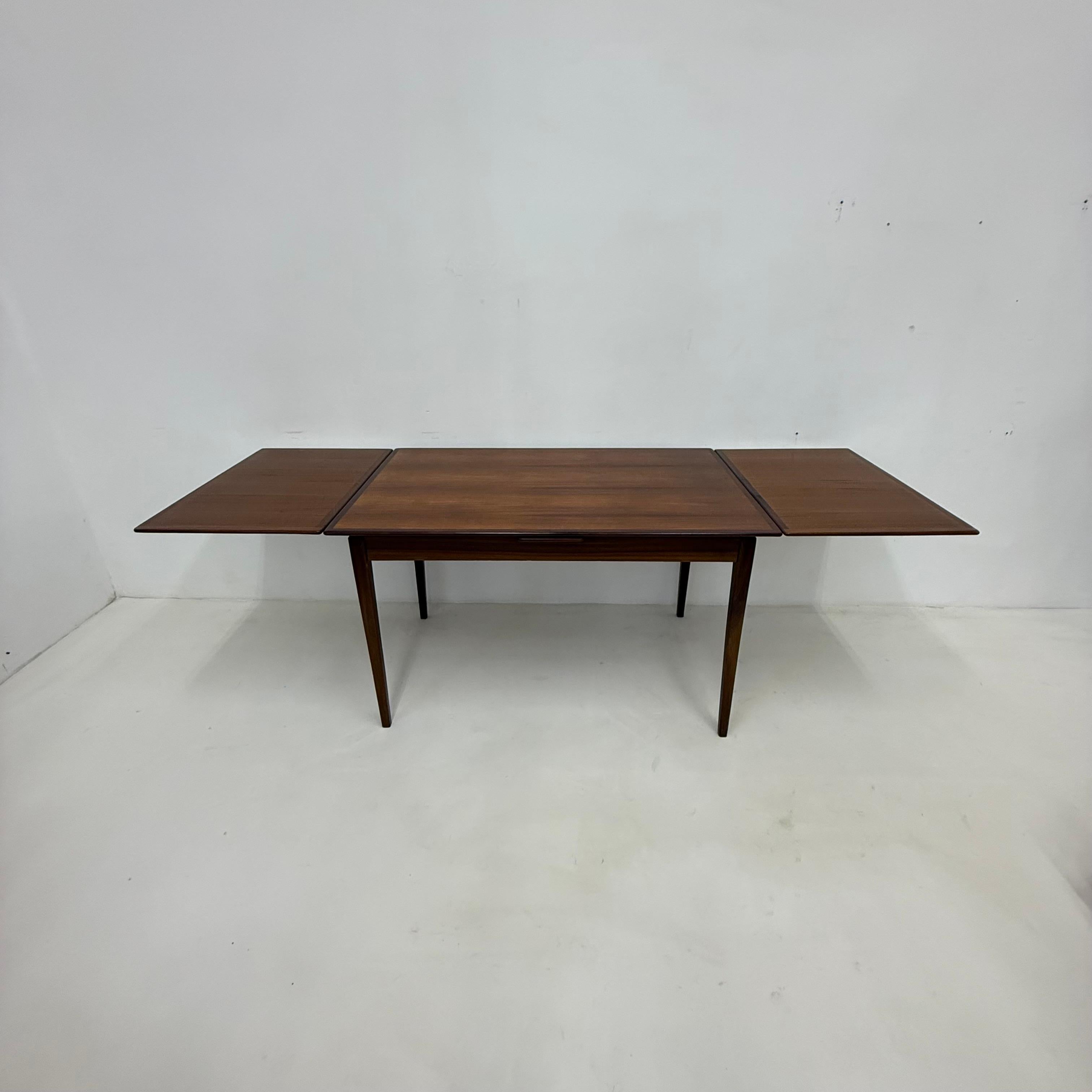 Mid-Century Modern Table de salle à manger vintage extensible en bois, années 1960 en vente