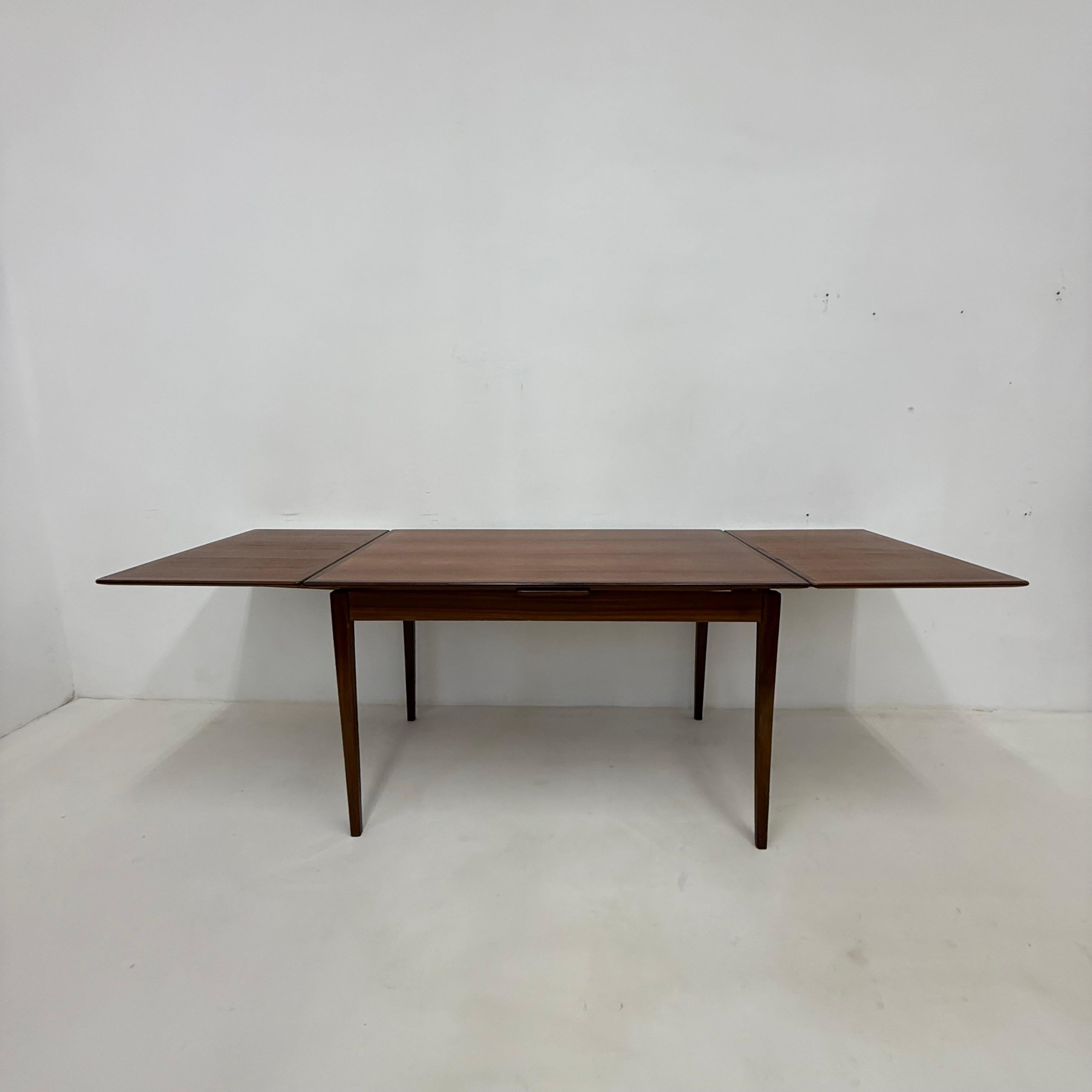 Néerlandais Table de salle à manger vintage extensible en bois, années 1960 en vente