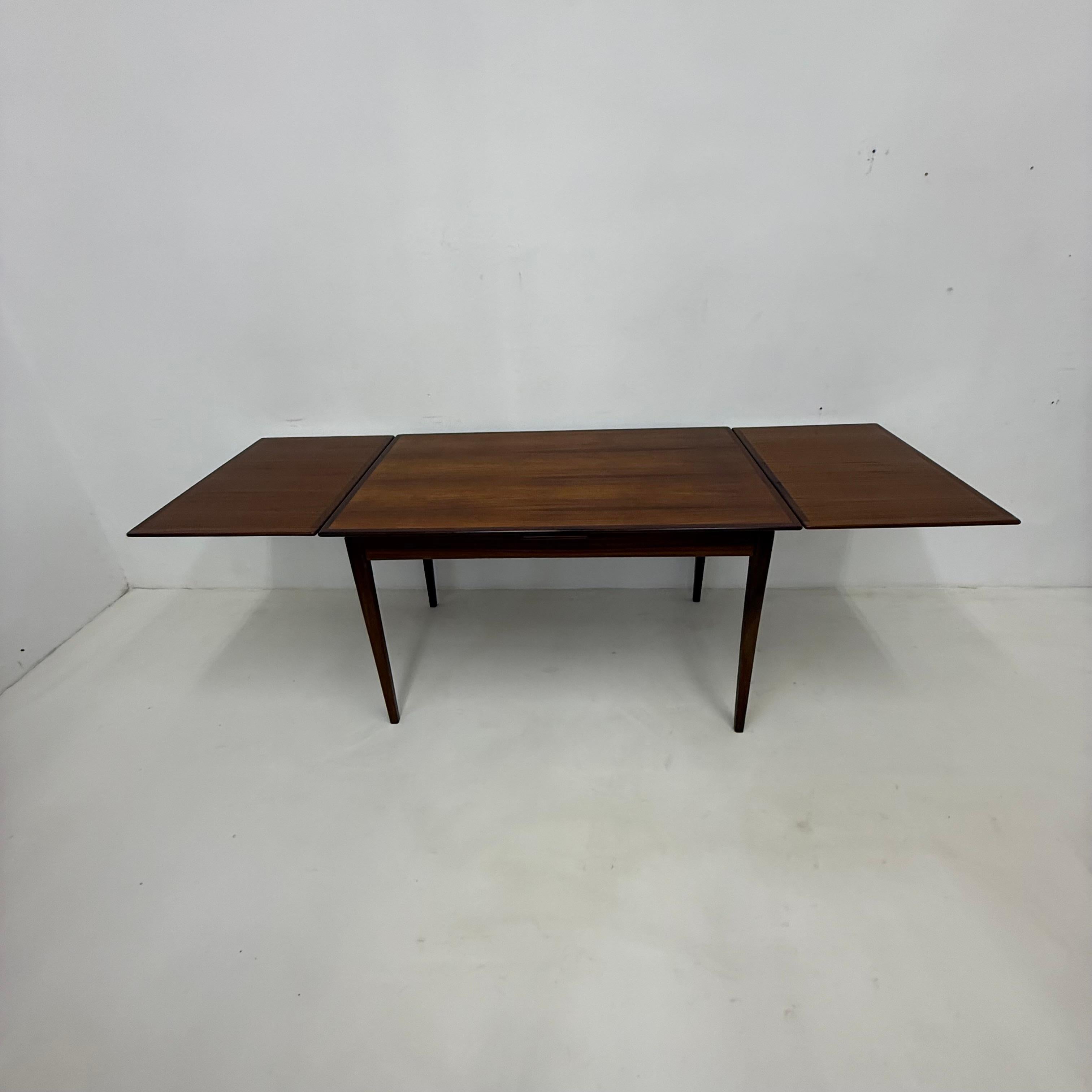 Teck Table de salle à manger vintage extensible en bois, années 1960 en vente