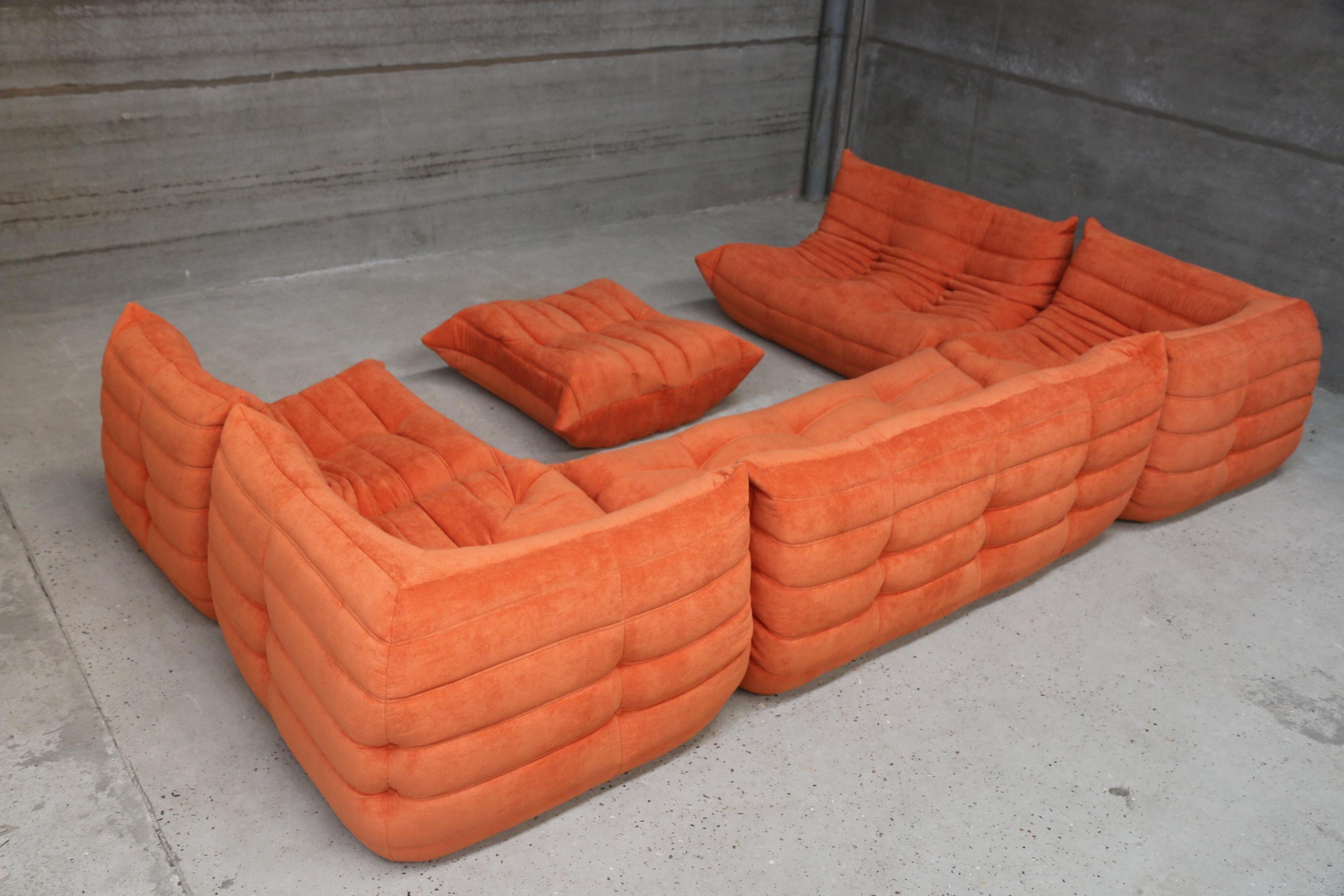 Very large modular French design midcentury sofa set by Michel Ducaroy 1973 design for Ligne Roset, France. Professionally rejuvenated by Bellalu original label pin and bases. The original fabric has been replaced. Upholstered in new stain free and
