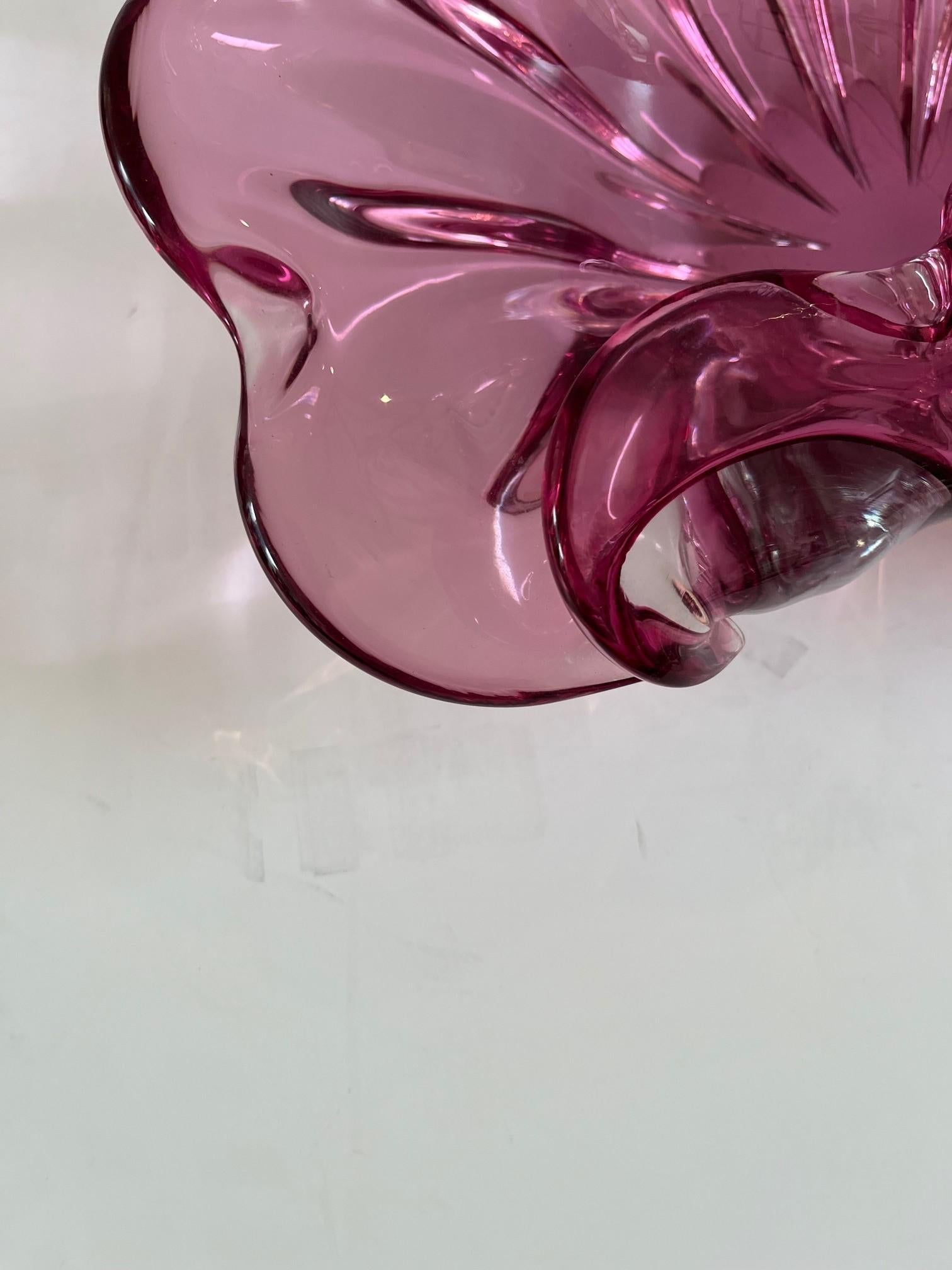 Extra large et rare bol en verre de Murano en forme de coquillage rose Bon état - En vente à Los Angeles, CA