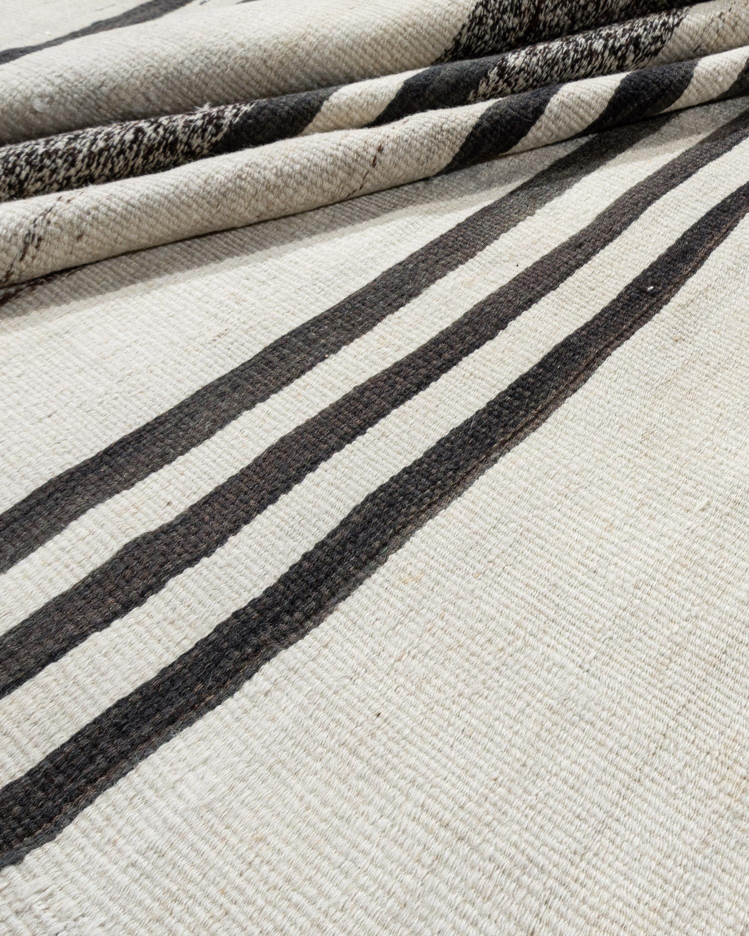 Turco Vintage Extra Long Ivory Turkish Kilim Runner 5' x 21'3 in vendita