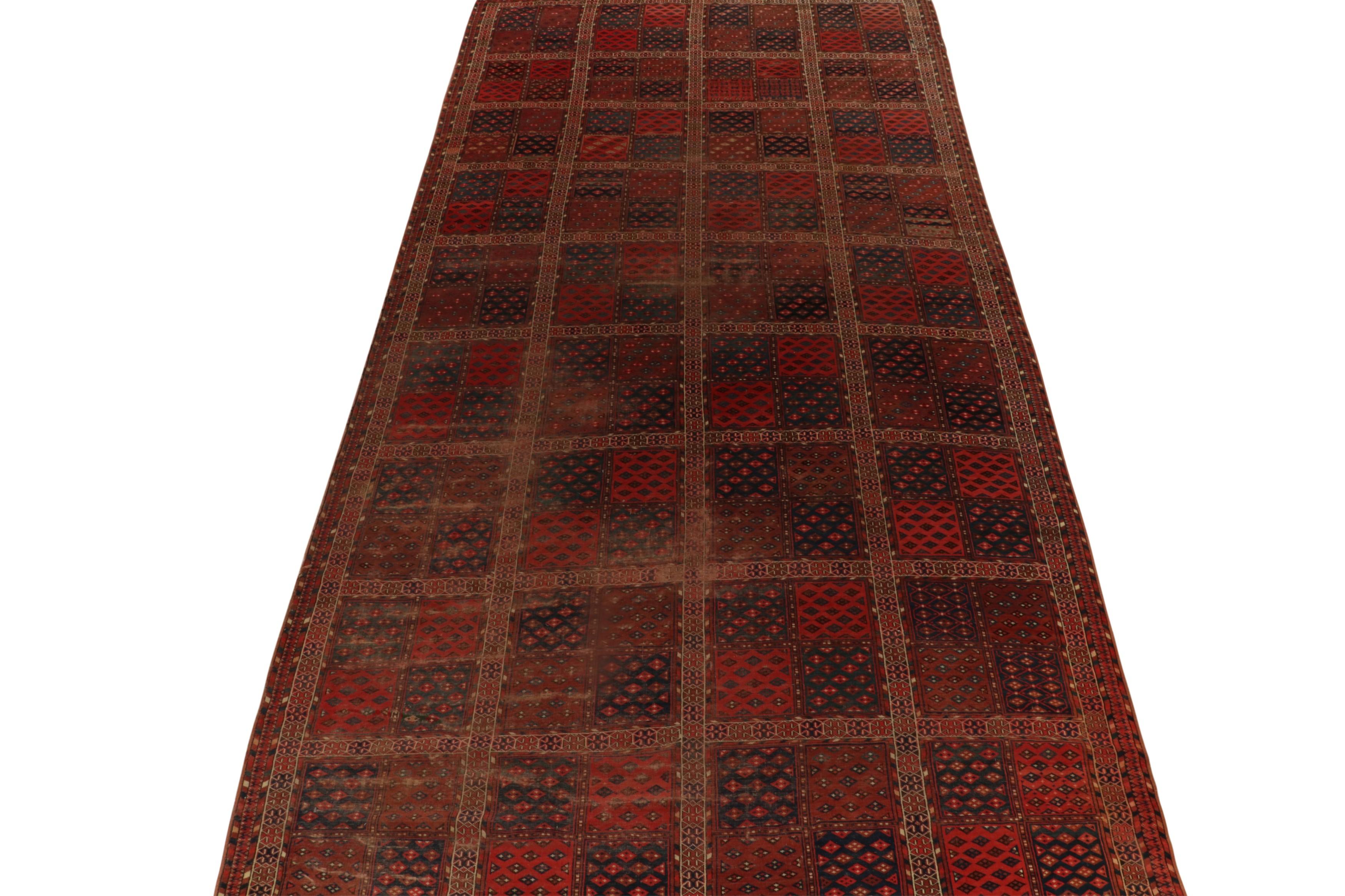 Extralanger Kilim-Läufer in Rot mit geometrischen Mustern - Rug & Kilim (Türkisch) im Angebot