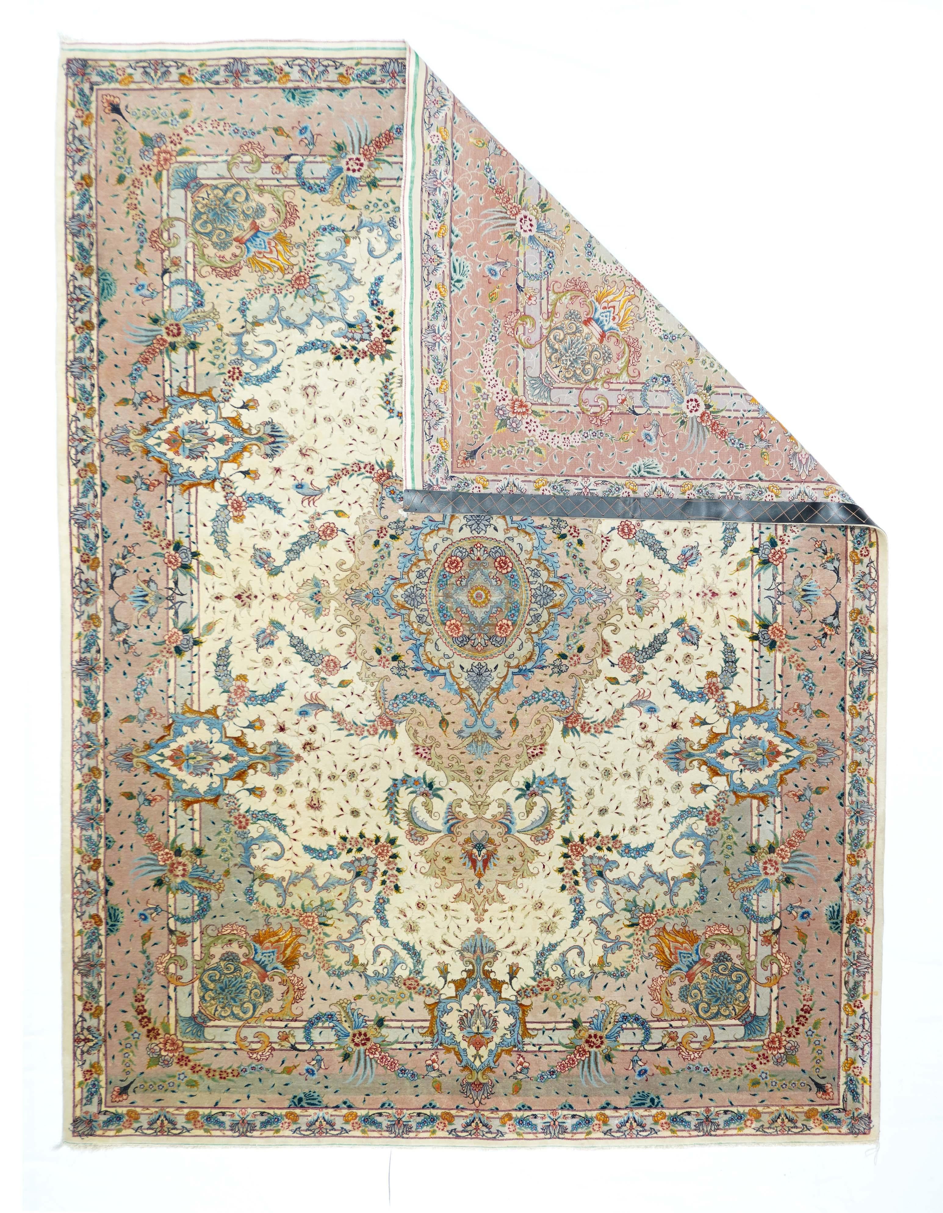 Tappeto Tabriz estremamente pregiato, vintage, 4'11'' x 6'7''. L'enorme produzione di tappeti e scatter in quasi tutti gli stili: medaglione, centralizzato, Directional o allover, in una varietà di densità da moderata a estremamente fine, in lana,