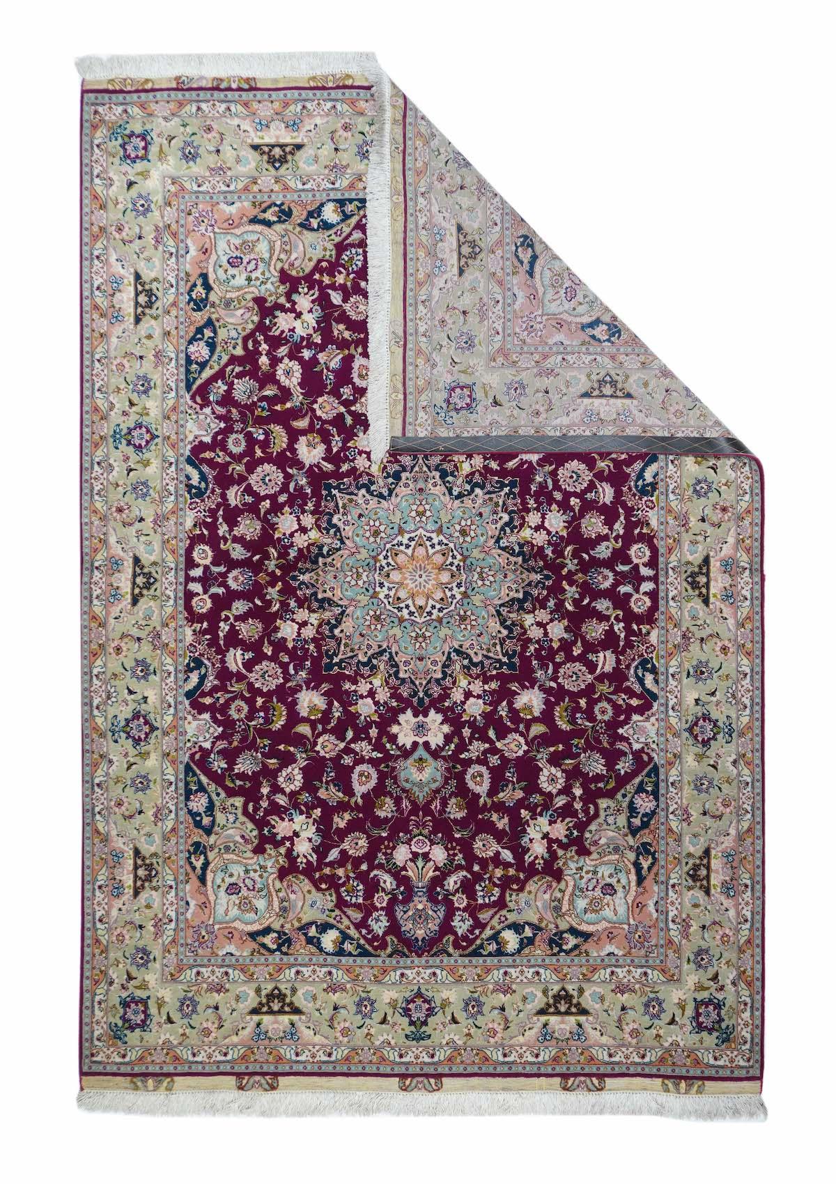 Tappeto Tabriz estremamente pregiato, vintage, 4'11'' x 7'4''. L'enorme produzione di tappeti e scatter in quasi tutti gli stili: medaglione, centralizzato, Directional o allover, in una varietà di densità da moderata a estremamente fine, in lana,