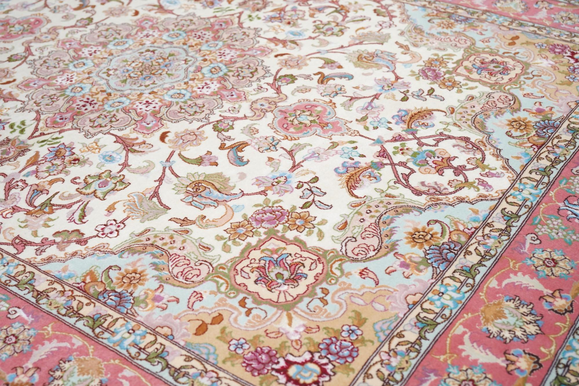 Tappeto Tabriz estremamente pregiato Vintage 5'1'' x 6'11'' In condizioni ottime in vendita a New York, NY