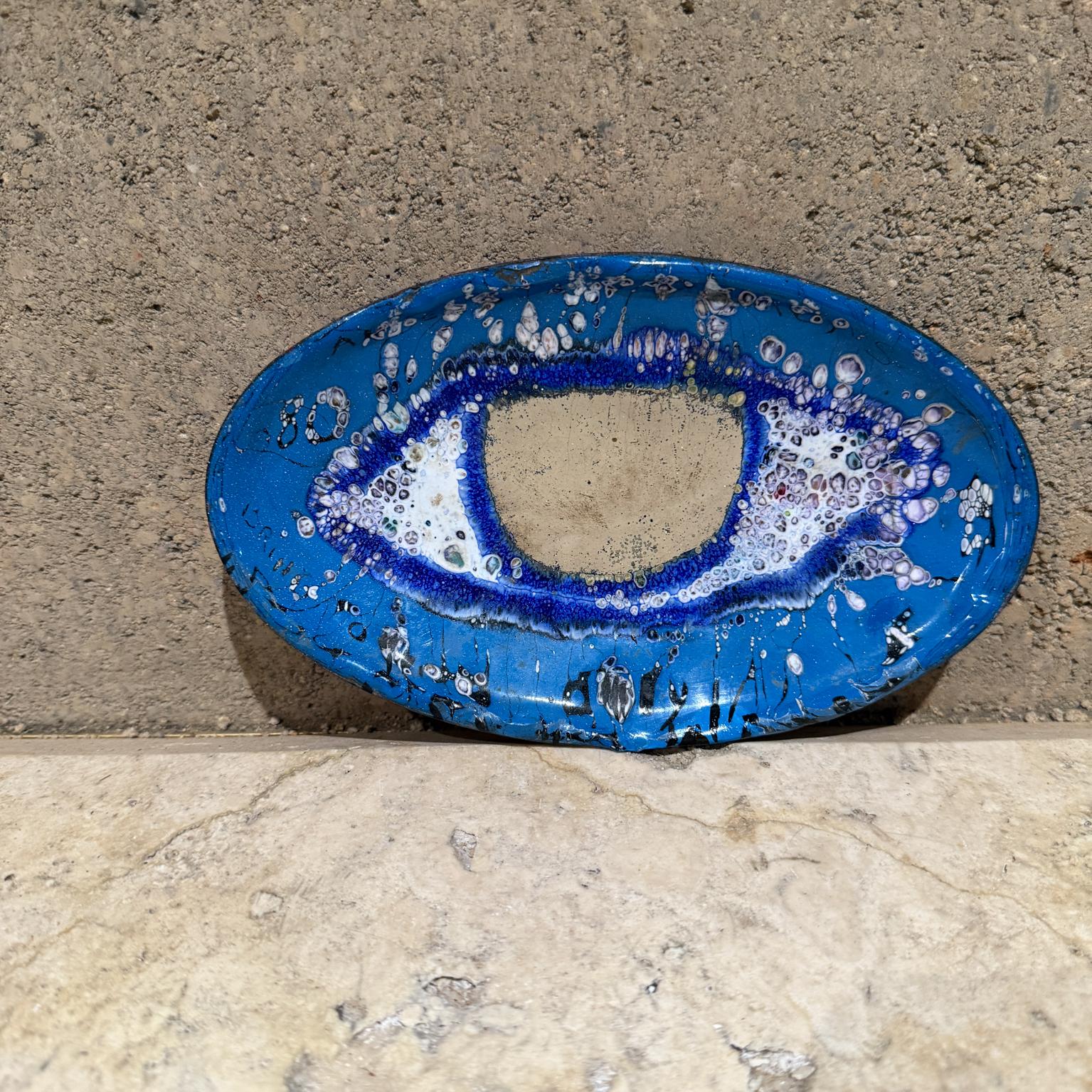 Moderne 1980 Blue Enamel Eye Plate Graphic Art en vente