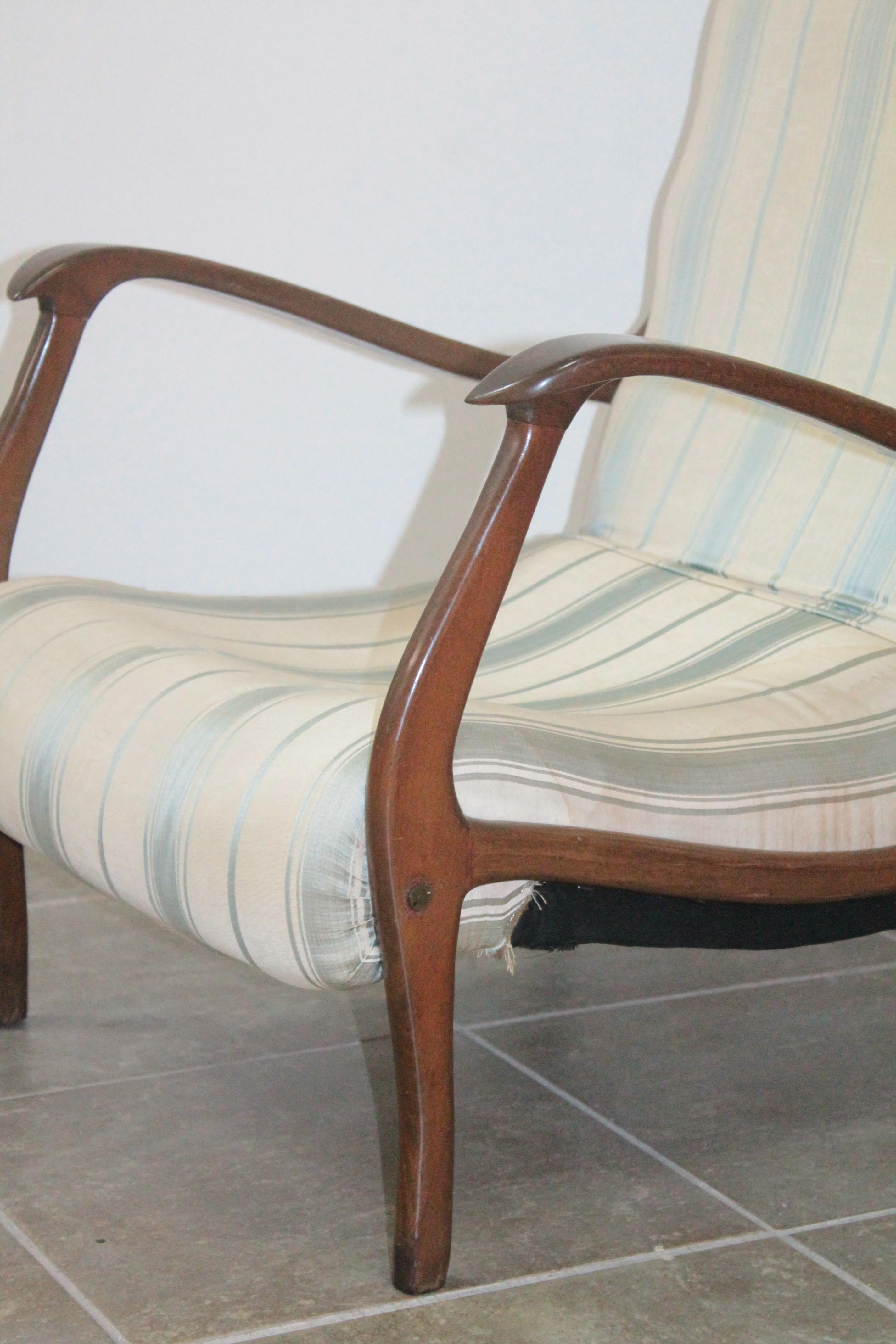 Italian lounge chairs by Ezio Longhi circa 1950.
Vintage condition.