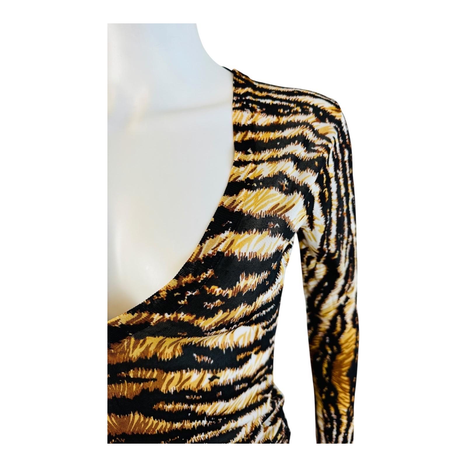Vintage F/W 1999 Dolce + Gabbana Tiger Print Sweater Maxi Skirt Set In Good Condition For Sale In Denver, CO