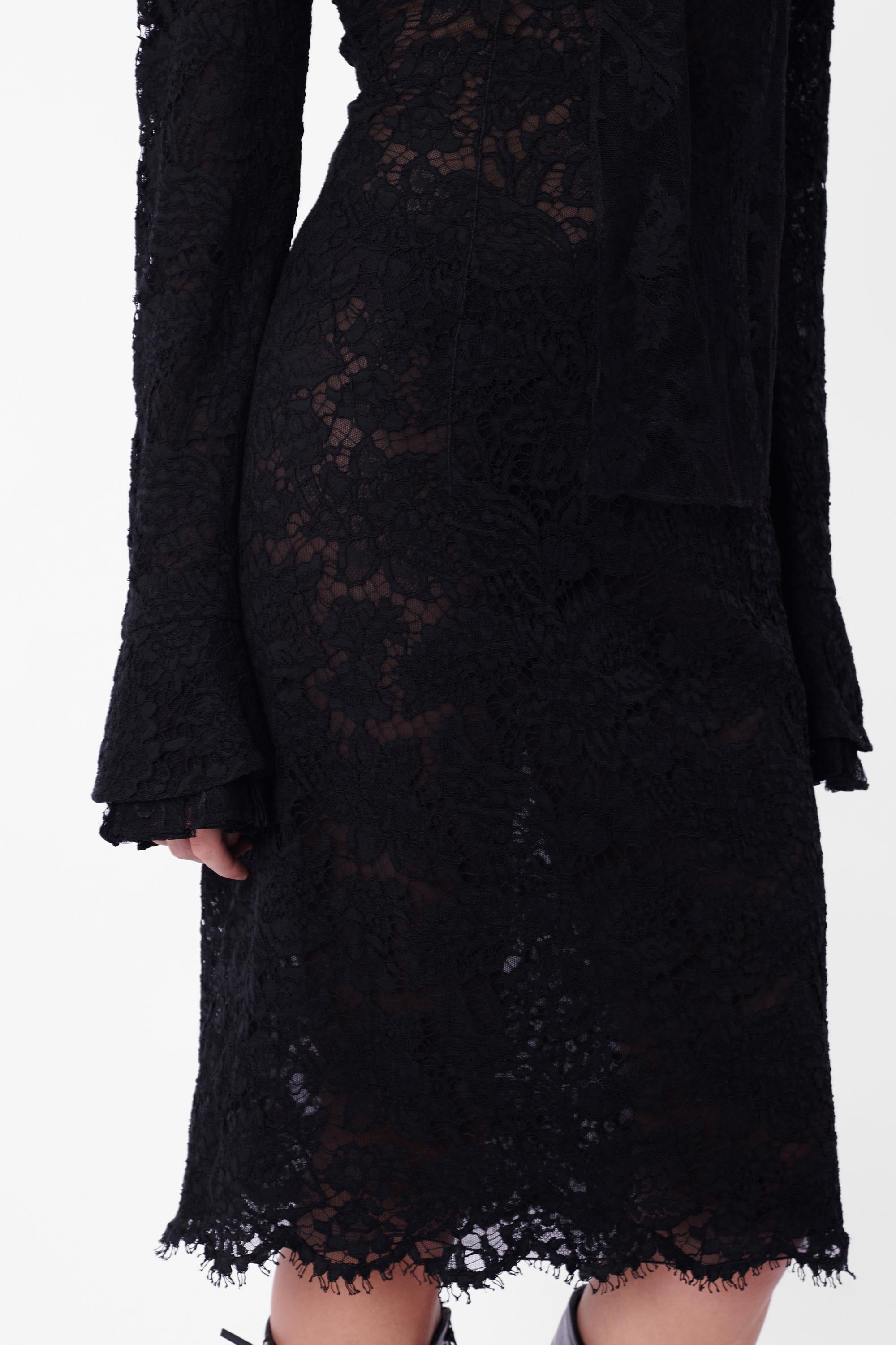 Vintage F/W 2002 Rare Runway Schwarzes Spitzenkleid für Damen oder Herren im Angebot