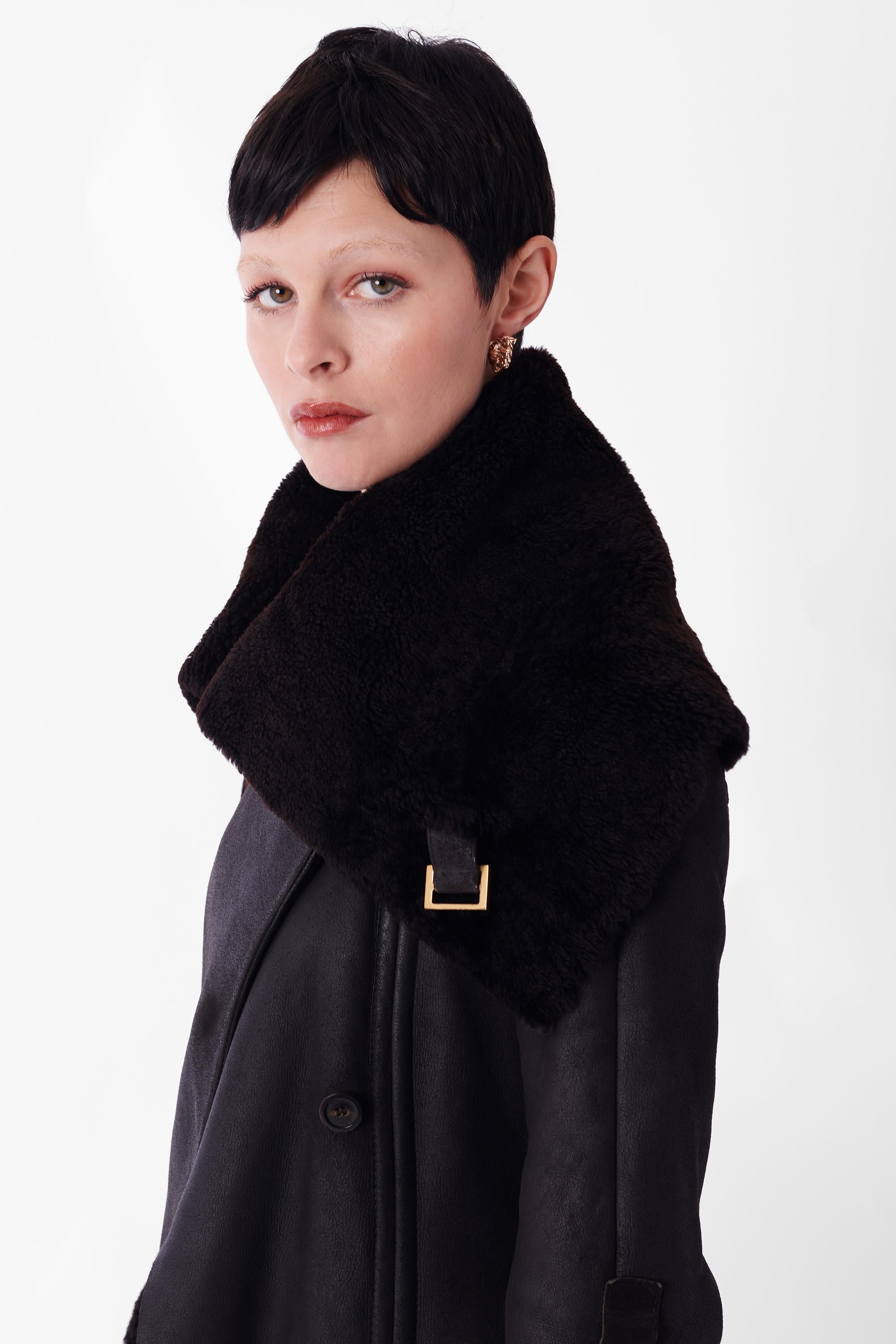 Manteau de défilé Vintage F/W 2003 en shearling noir Pour femmes en vente