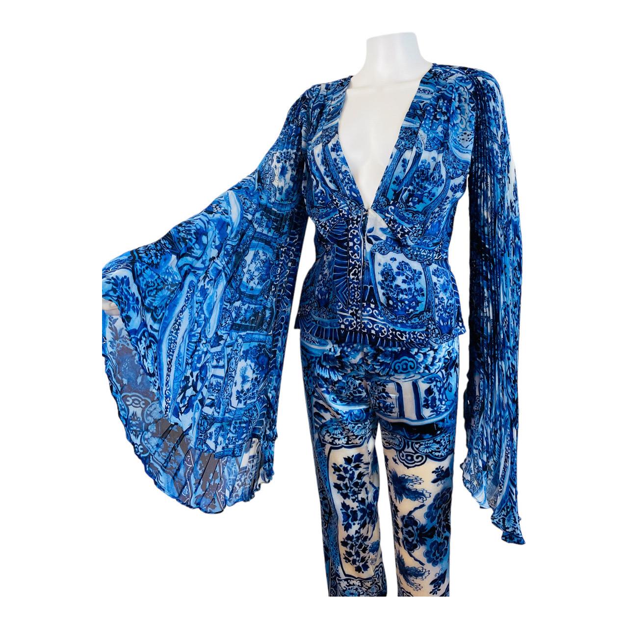 Vintage F/W 2005 Roberto Cavalli Chinoiserie Ming Vase Dragon Pants + 3 Tops In Excellent Condition For Sale In Denver, CO
