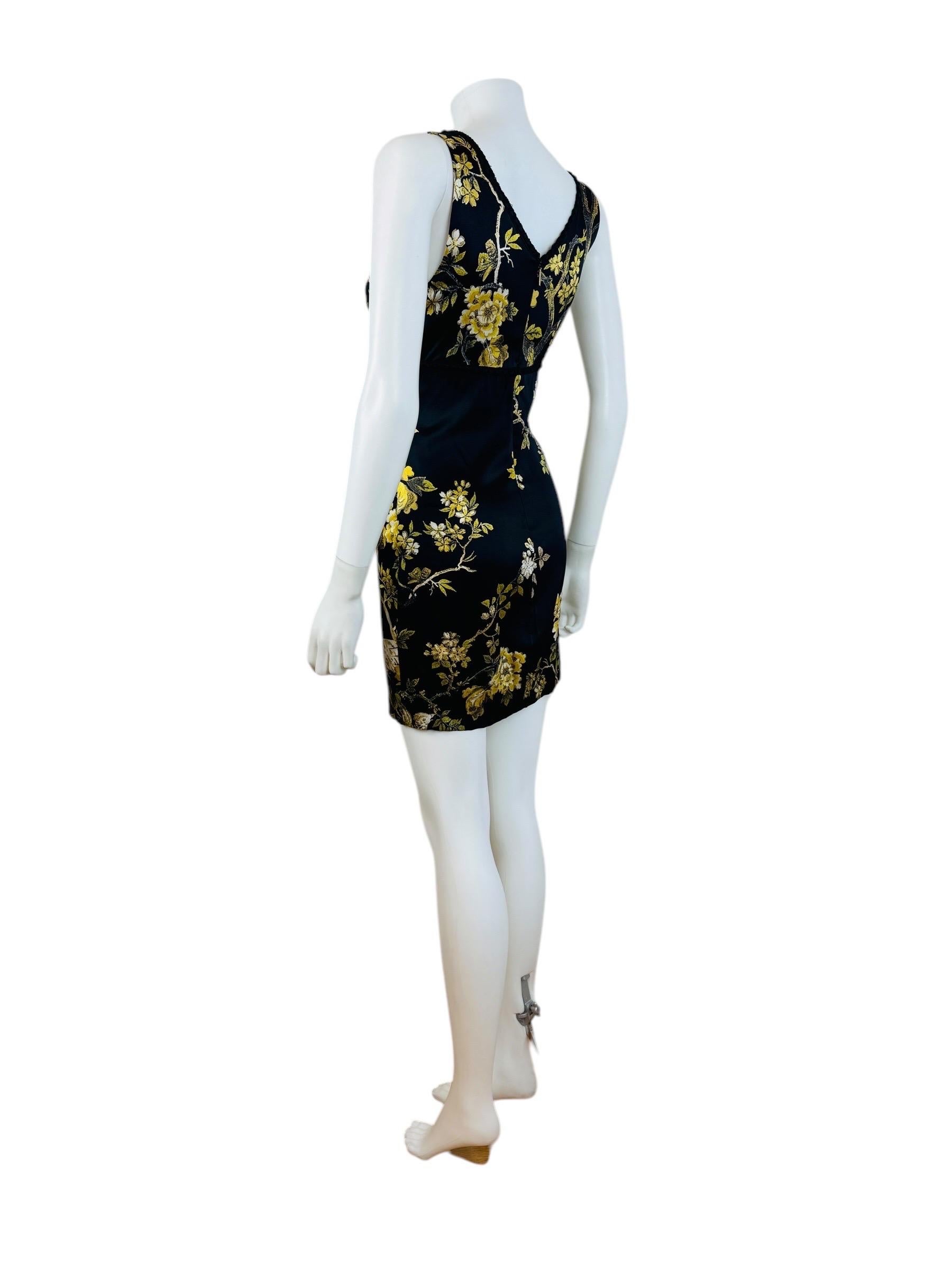 Vintage F/W 2006 Roberto Cavalli Opulent Birds Floral Black Lace Mini Dress For Sale 2