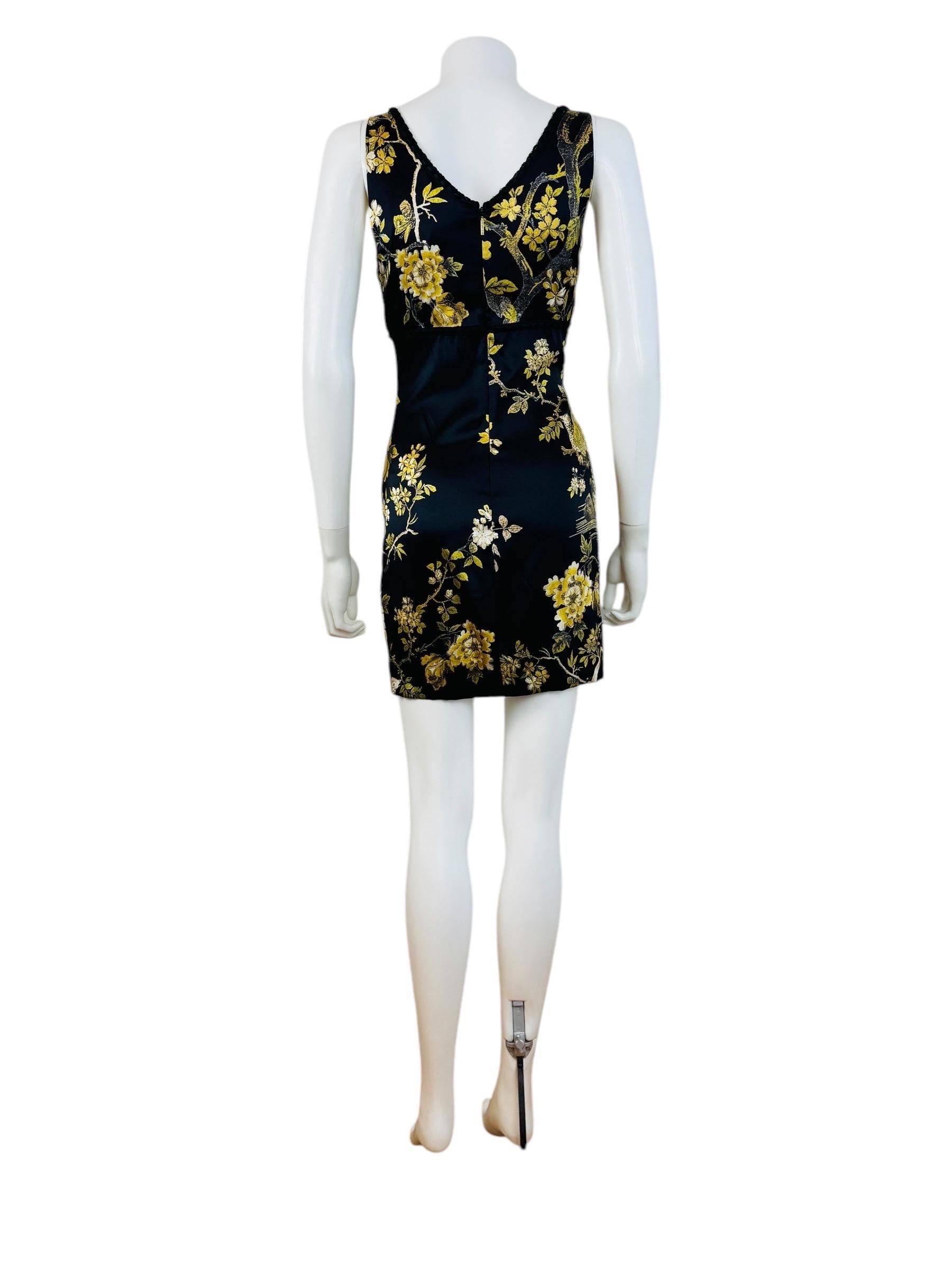 Vintage F/W 2006 Roberto Cavalli Opulent Birds Floral Black Lace Mini Dress For Sale 3