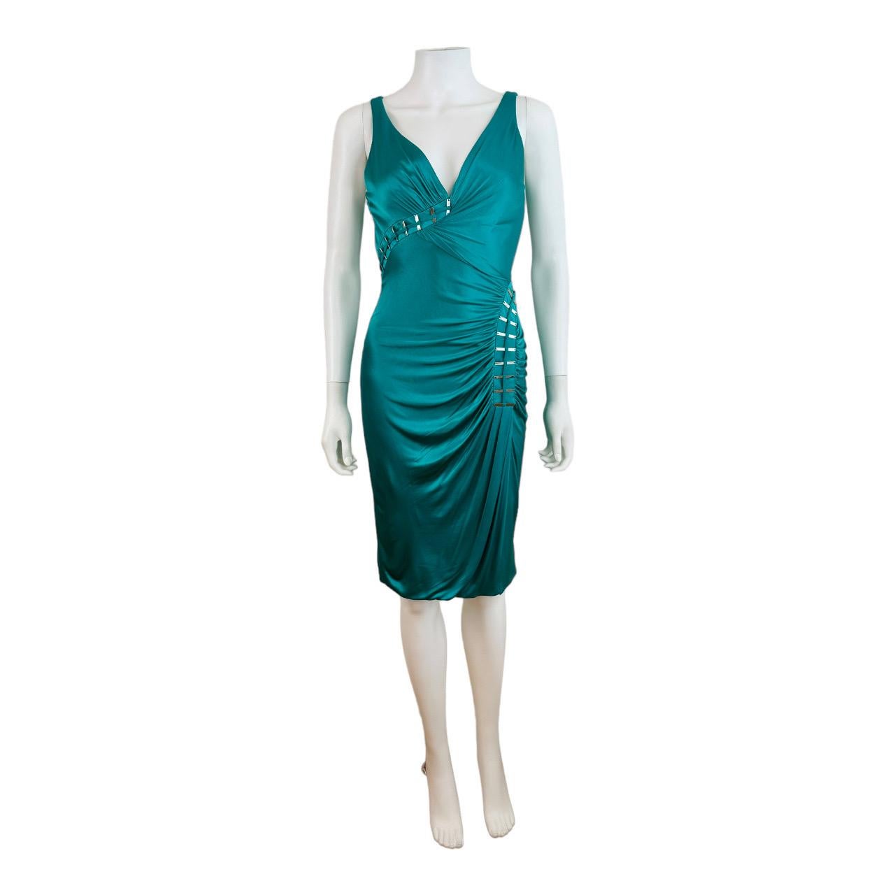 Vintage F/W 2009 Versace Dress Emerald Green Silver Metal Logo Embelishments In Good Condition For Sale In Denver, CO