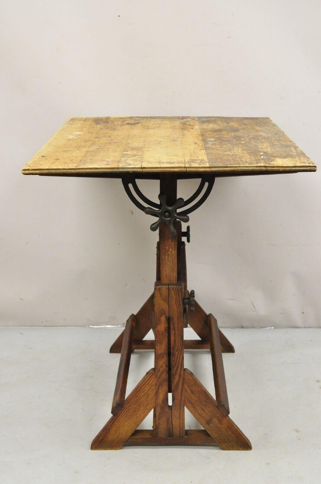 Vintage F. Weber Co Pine Wood and Cast Iron Adjustable Drafting Table Desk (Table à dessin réglable en bois et en fonte) en vente 6