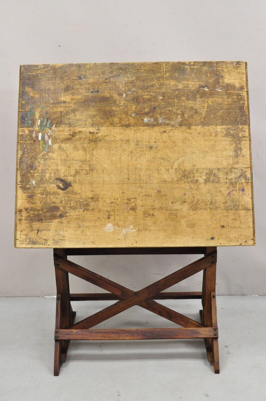 Industriel Vintage F. Weber Co Pine Wood and Cast Iron Adjustable Drafting Table Desk (Table à dessin réglable en bois et en fonte) en vente