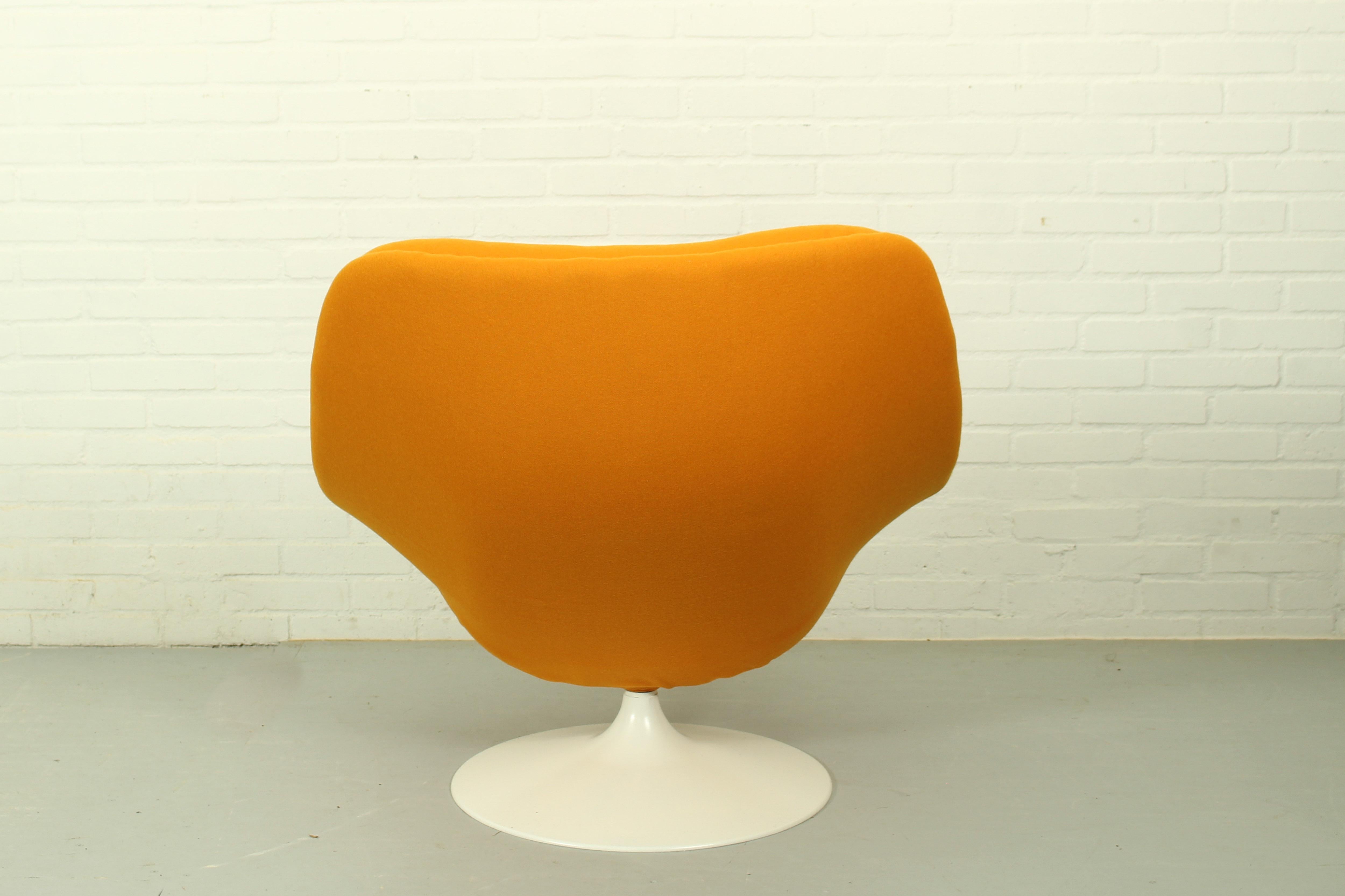 Mid-20th Century Vintage F557 armchair by Pierre Paulin for Artifort, 1960