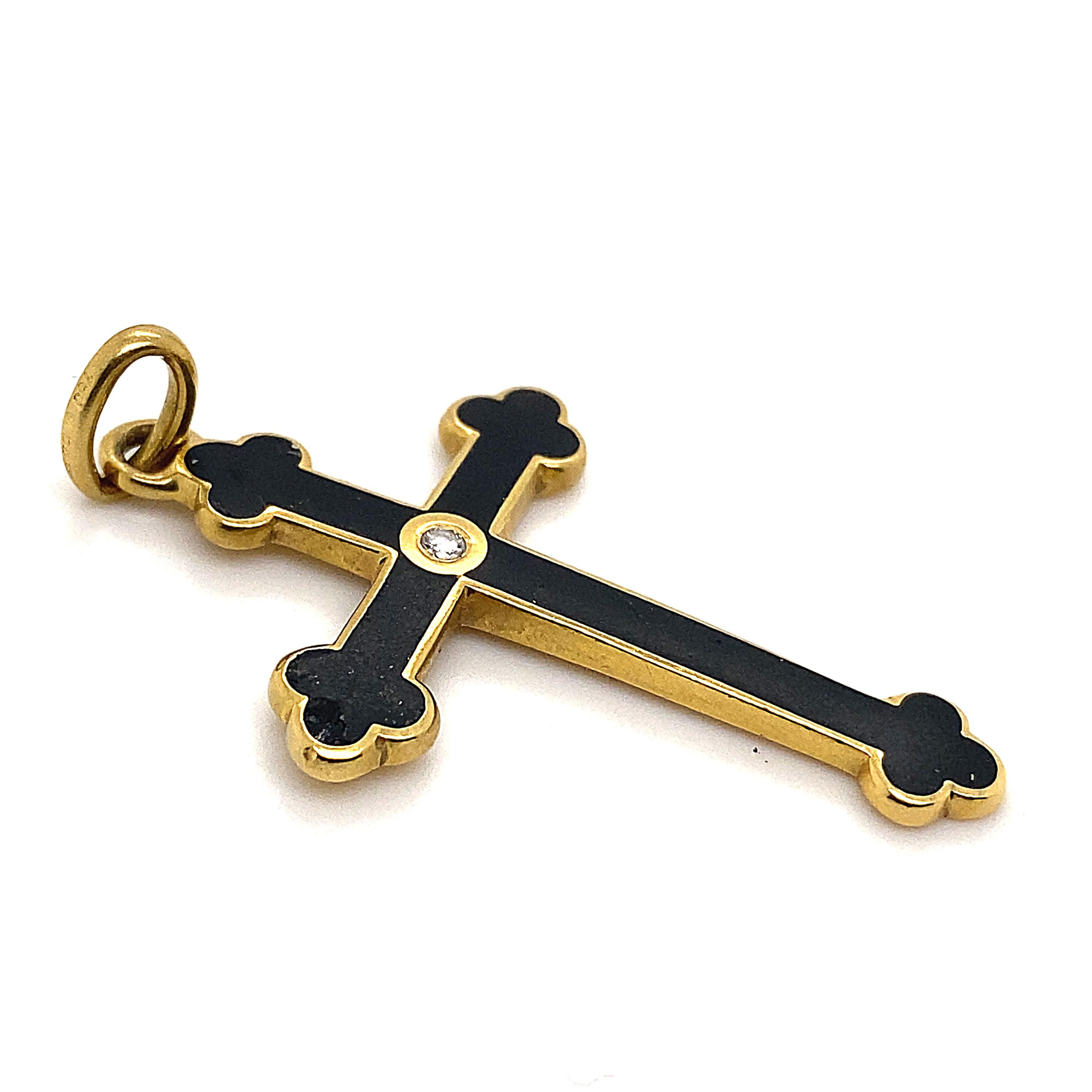 Faberg-Kreuz-Anhänger aus 18 Karat Gelbgold mit Diamant und Onyx (Moderne)