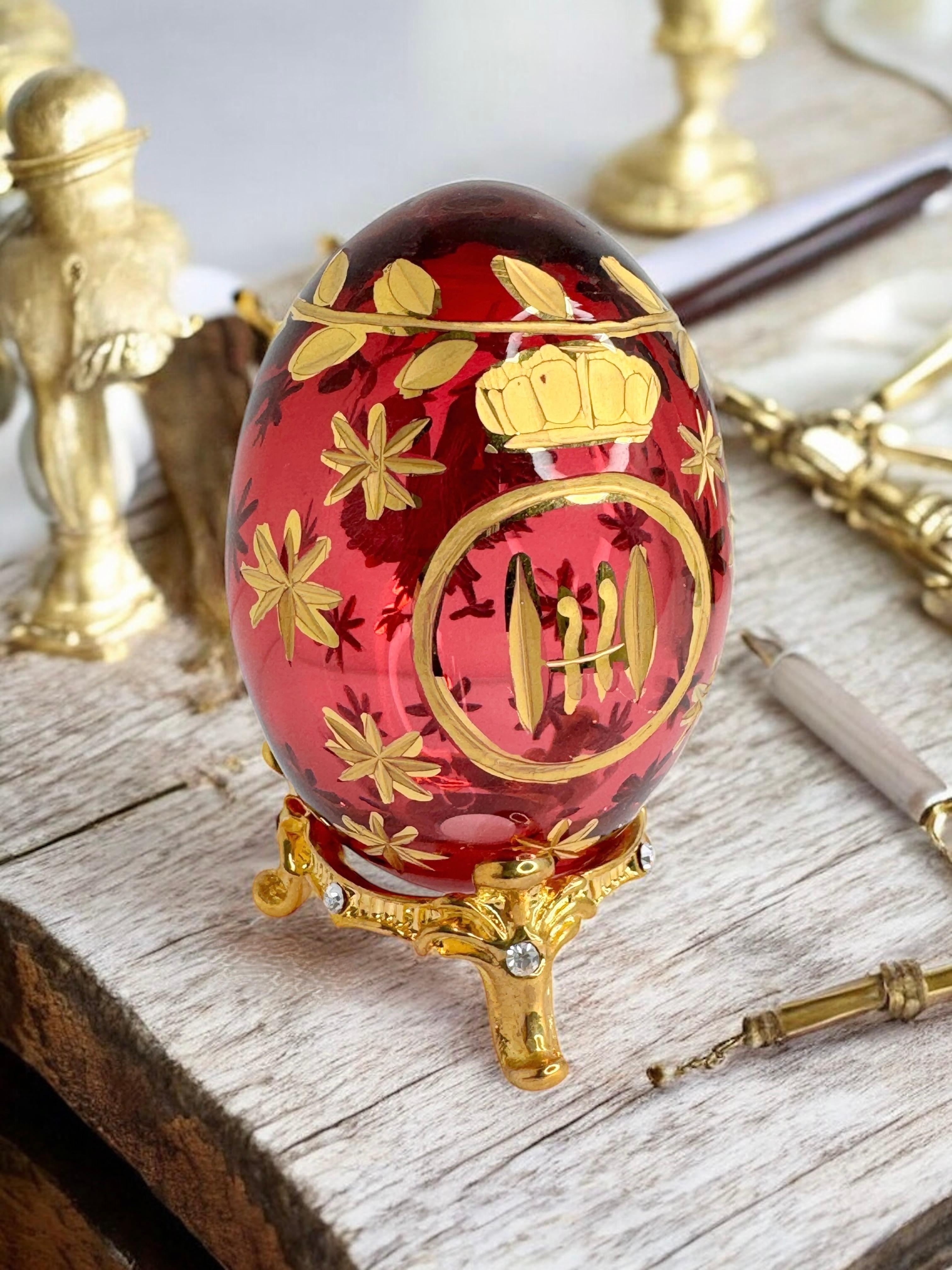 Oeuf vintage en verre de style russe de Faberge avec armoiries russes gravées en vente 6