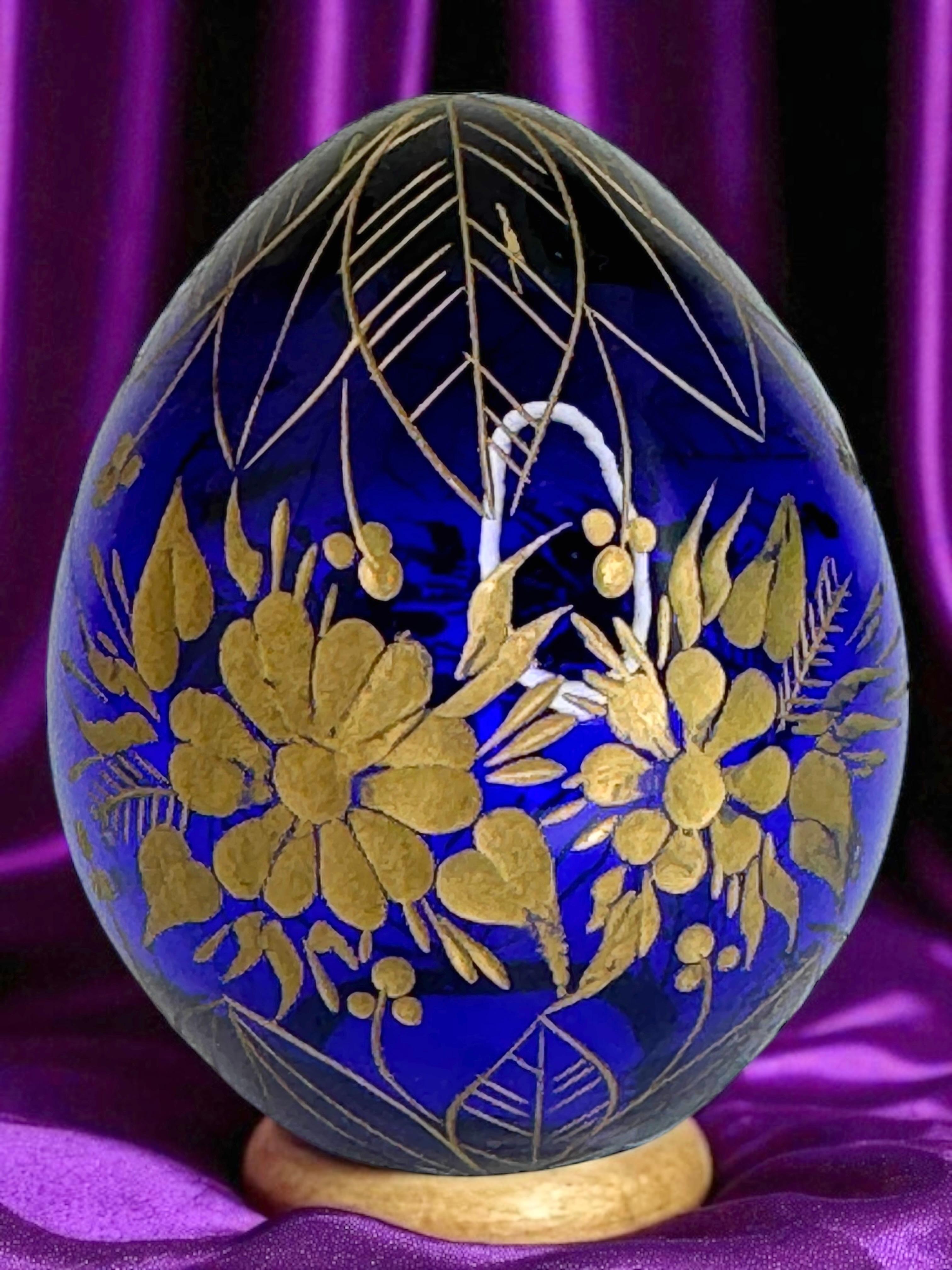 Vintage Faberge Stil Russland Glas Ei mit geätzten russischen Ornamenten Blumen (20. Jahrhundert) im Angebot