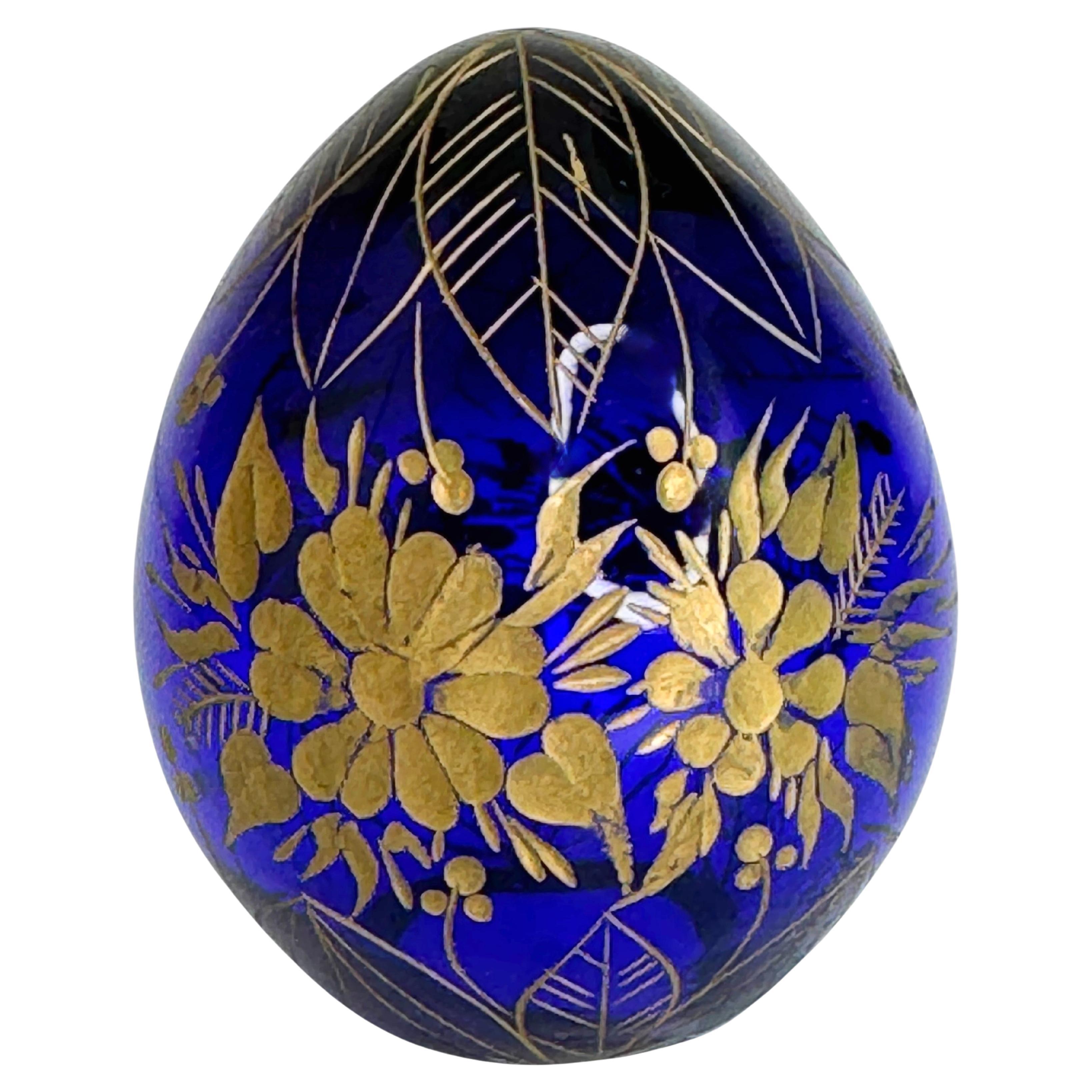 Vintage Faberge Stil Russland Glas Ei mit geätzten russischen Ornamenten Blumen im Angebot