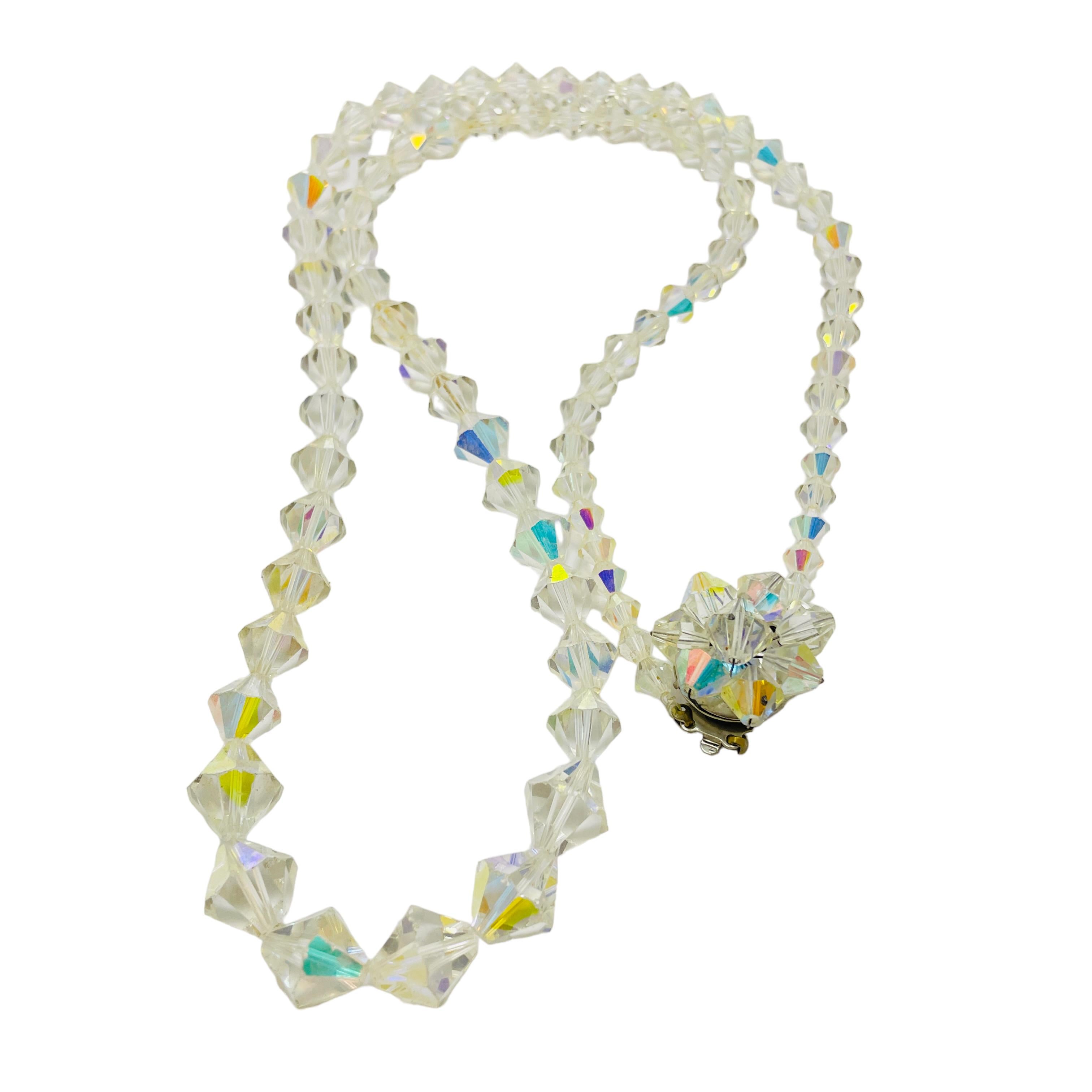 Collana di cristalli sfaccettati aurora boreale d'epoca con chiusura a grappolo in vendita 1