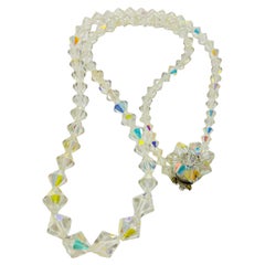 Collier vintage en cristal d'aurore boréale facetté avec fermoir en forme de grappe