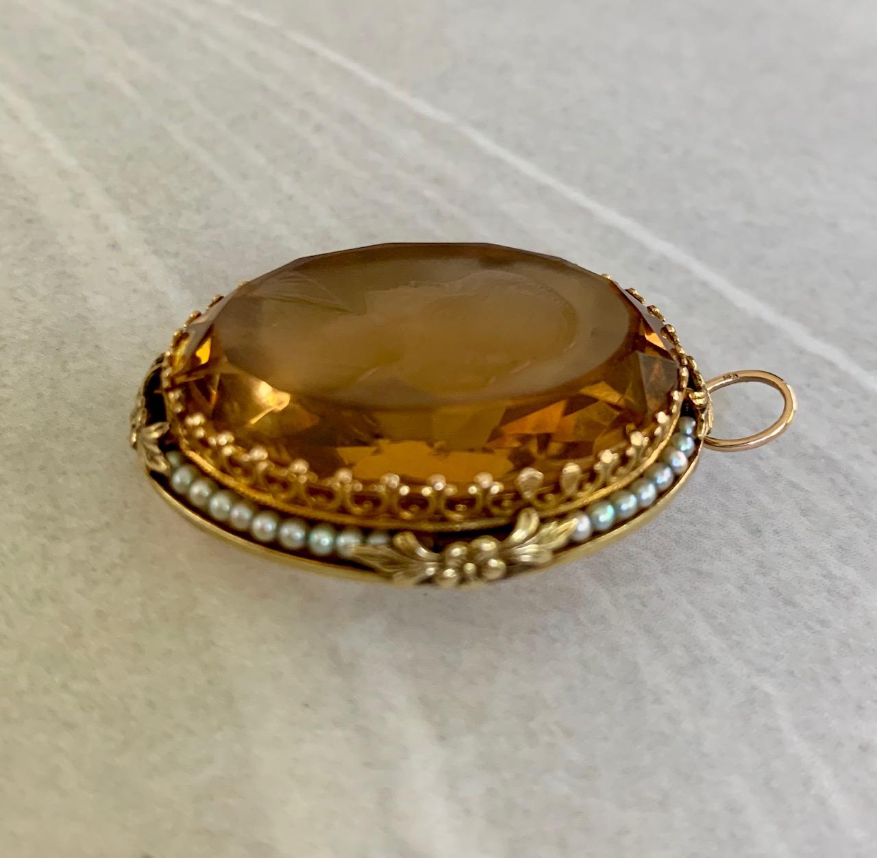 Vintage Facettierte Citrin Kamee mit Seed Pearl Halo 14 Karat Gelbgold Anhänger (Ovalschliff)