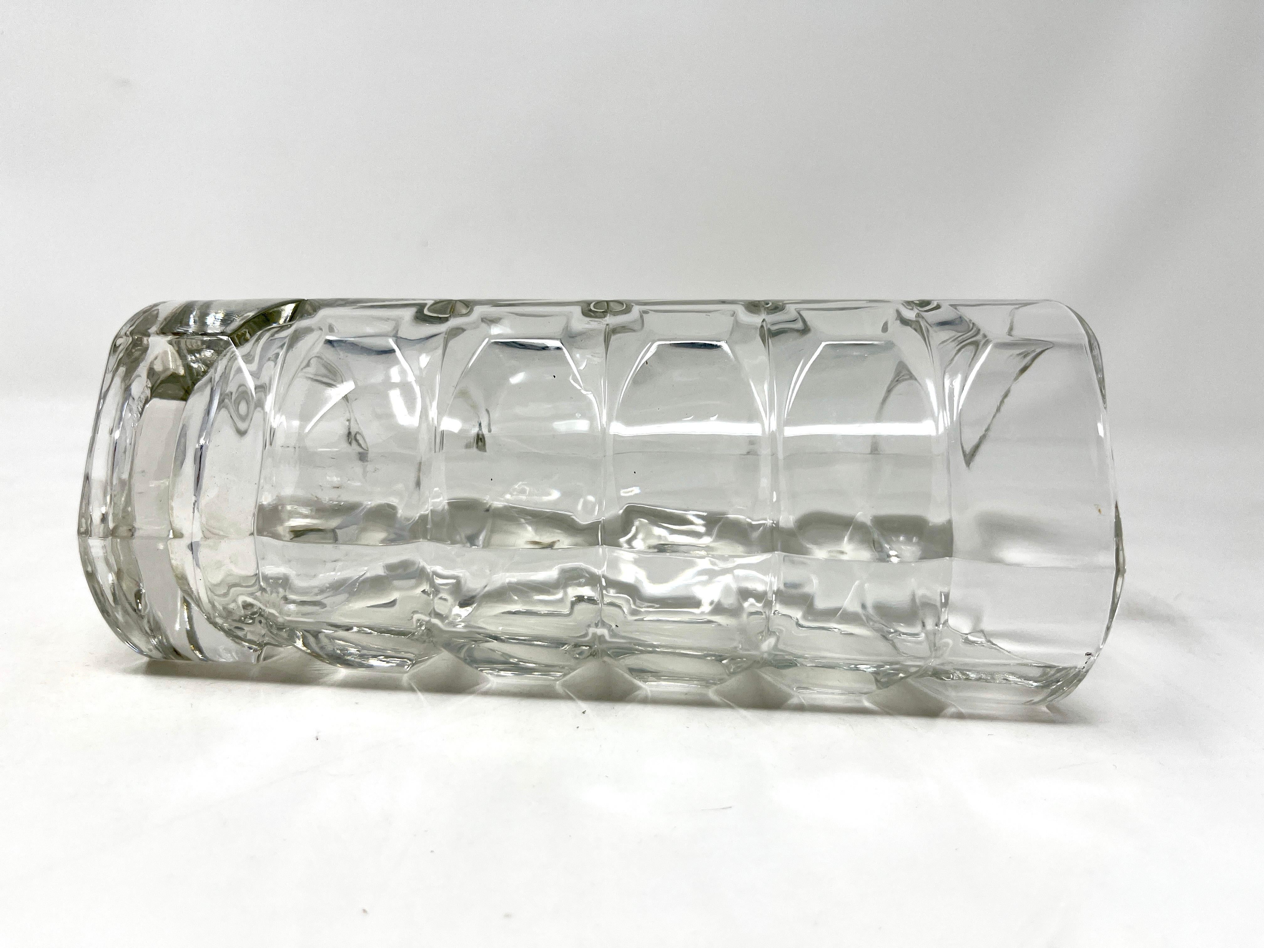 Vetro Vaso francese sfaccettato in vetro pressato, geometrico triangolare anni '70, Francia in vendita