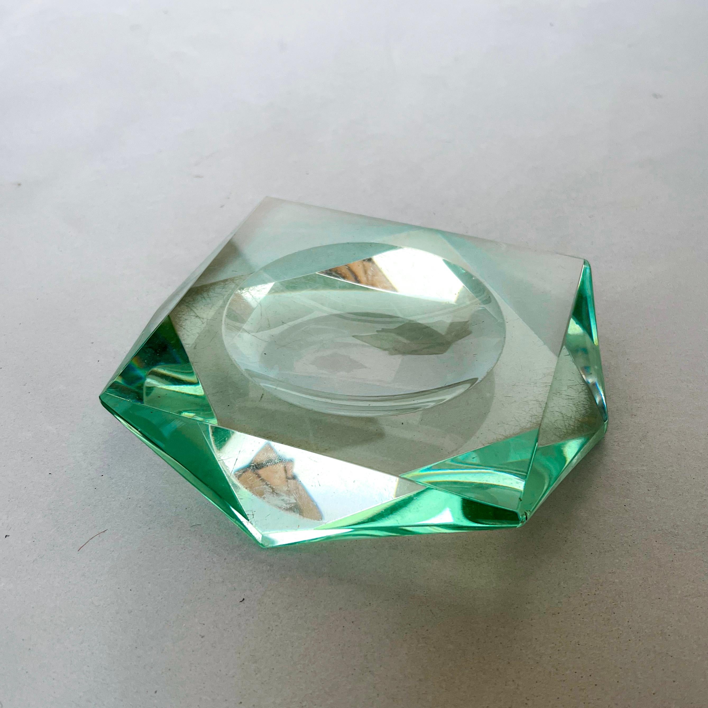 Vintage Faceted Green Glass Tray in the Style of Max Ingrand for Fontana Arte In Good Condition In Milano, IT