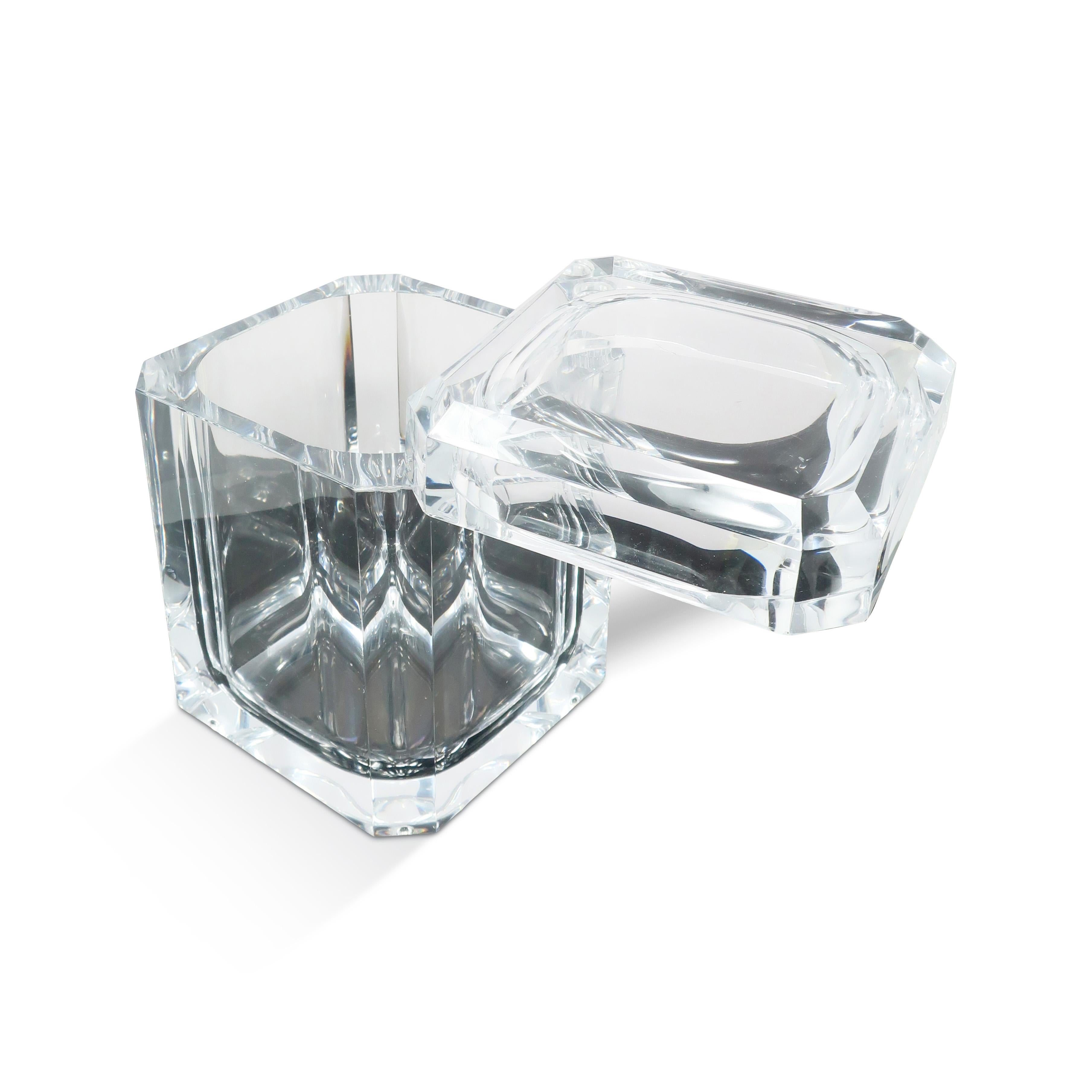 Vintage Faceted Lucite Ice Bucket In Good Condition In Brooklyn, NY