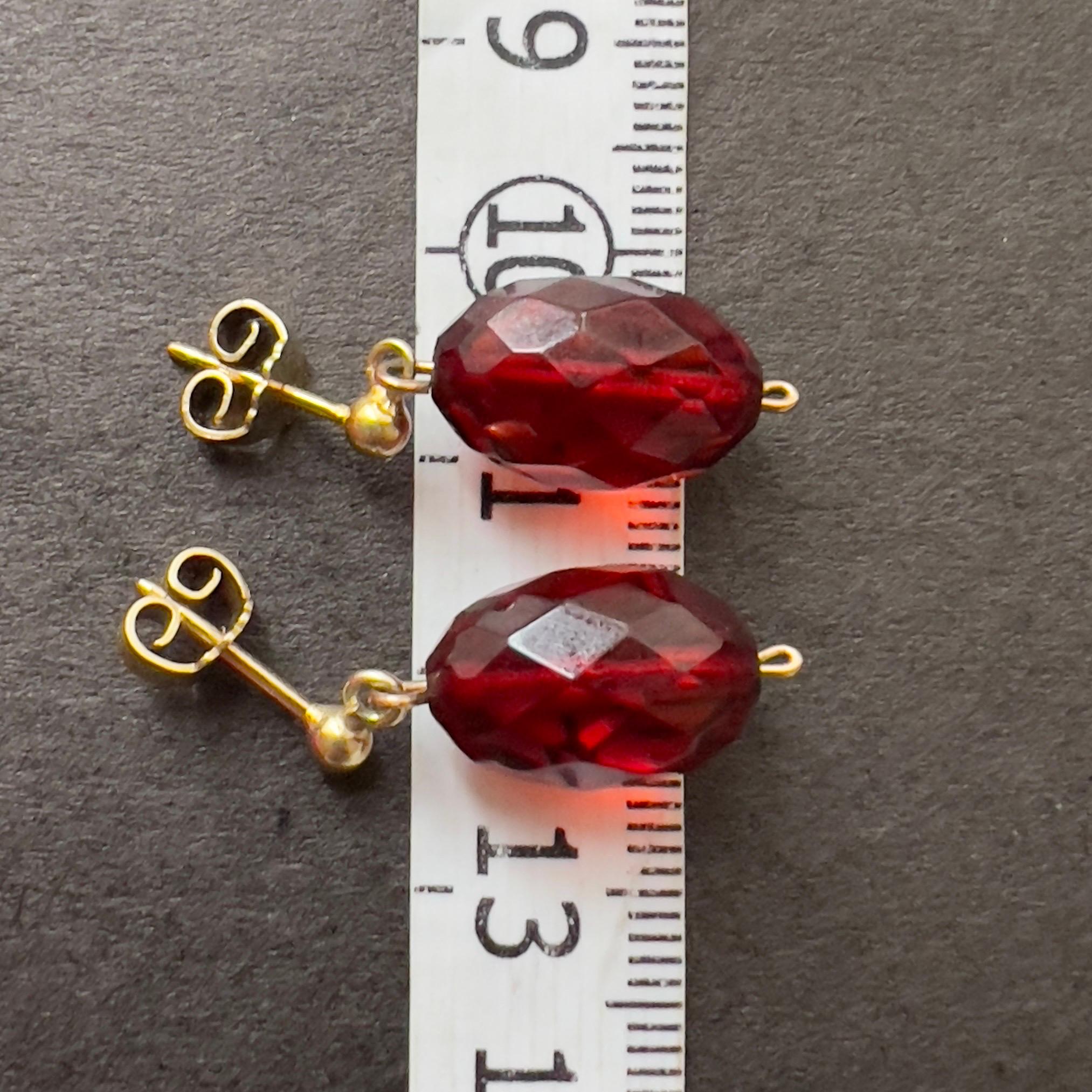 Vintage Faceted Red Amber and Gold Dangle Earrings For Sale 4