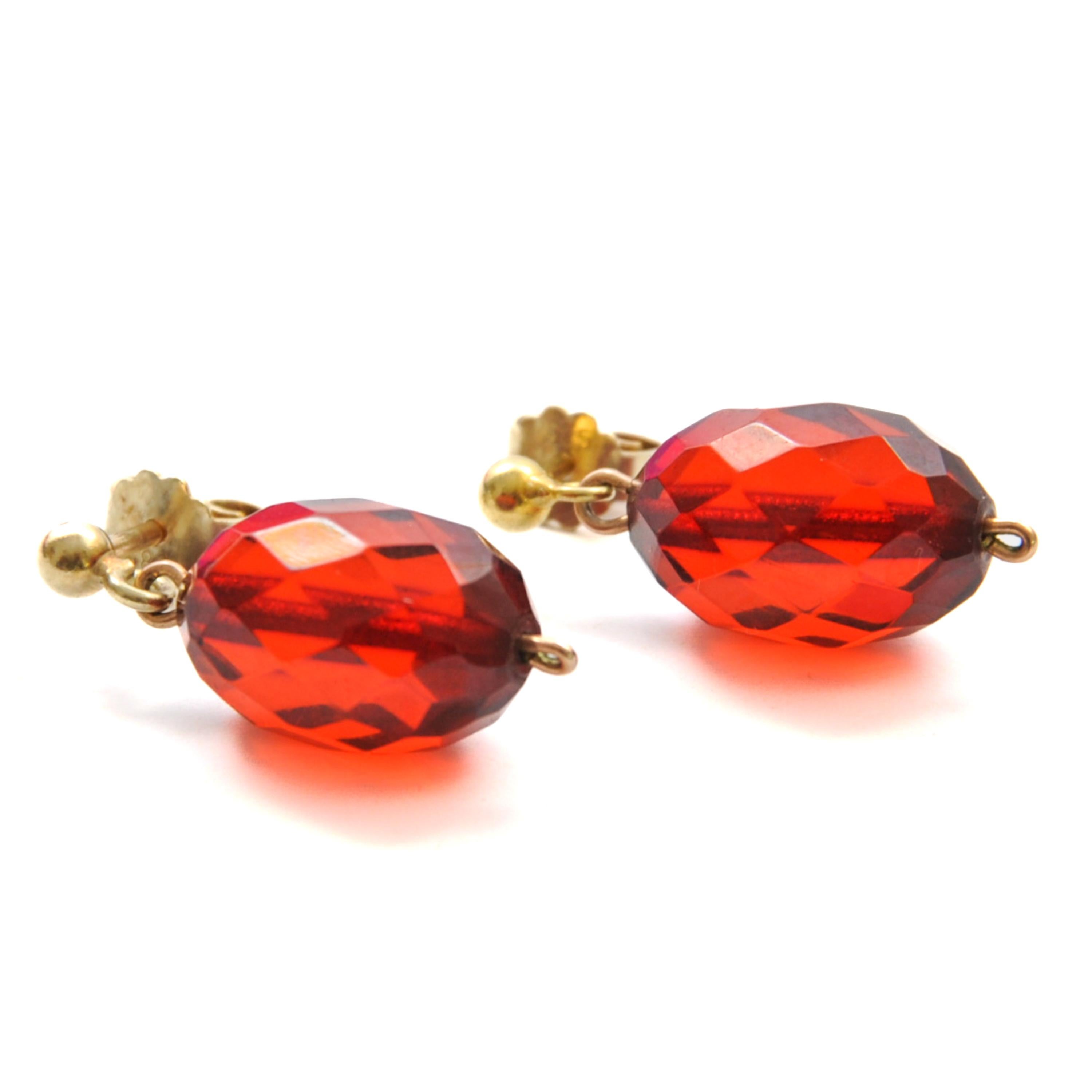Vintage Faceted Red Amber and Gold Dangle Earrings In Good Condition For Sale In Rotterdam, NL