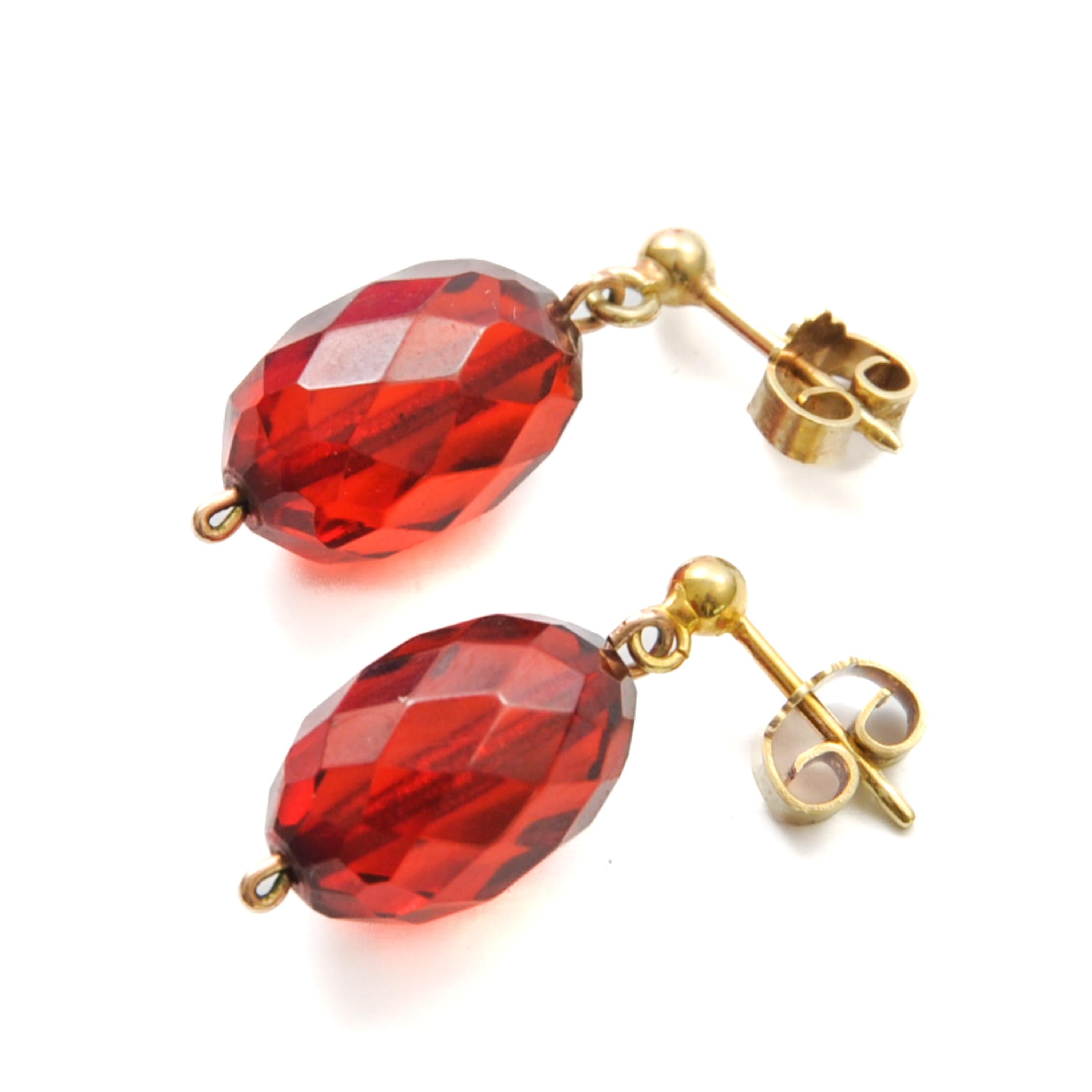 Vintage Faceted Red Amber and Gold Dangle Earrings For Sale 2