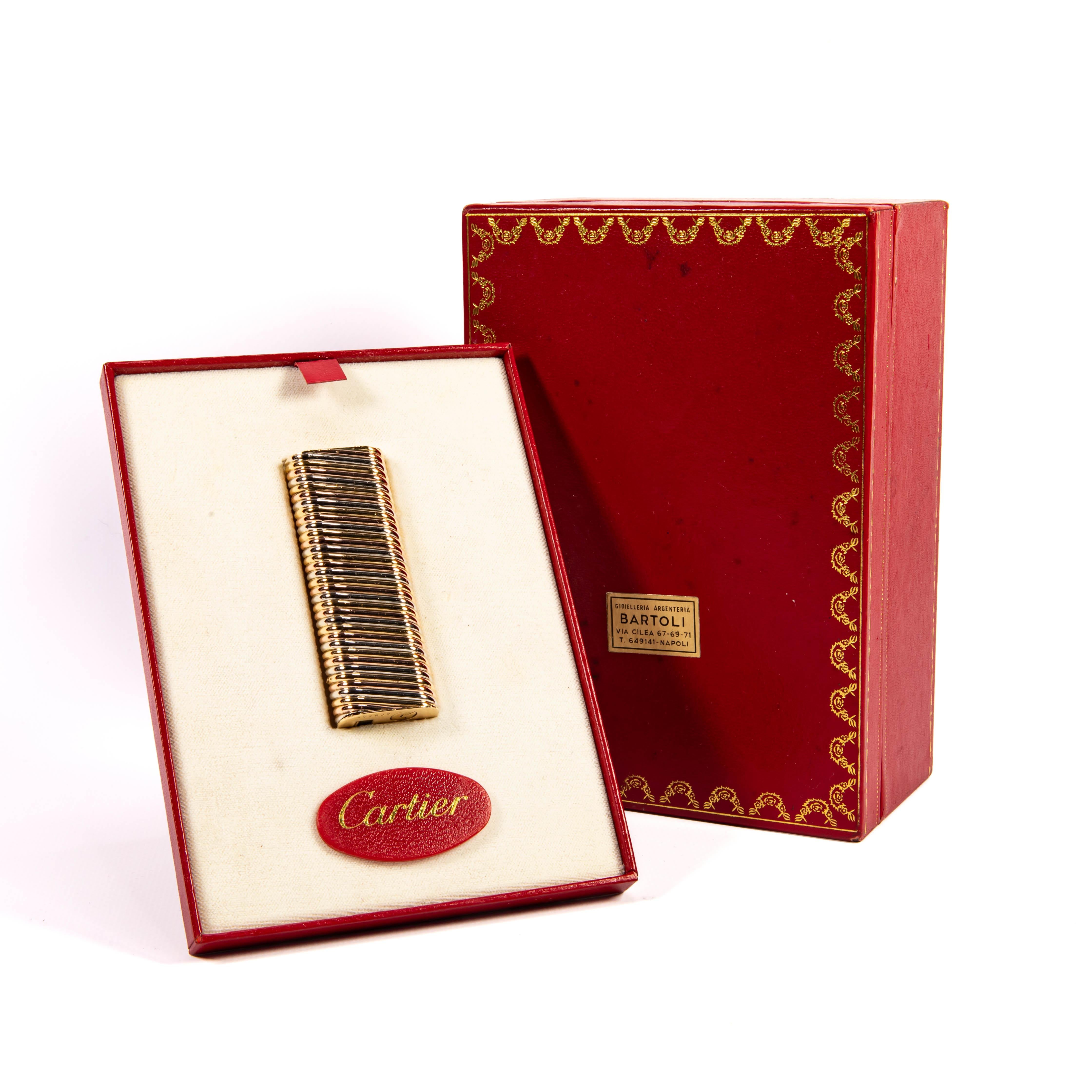 Vintage Factory 18k Solid Gold CARTIER Trinity Lighter in Box 1970s In Excellent Condition For Sale In DELFT, NL