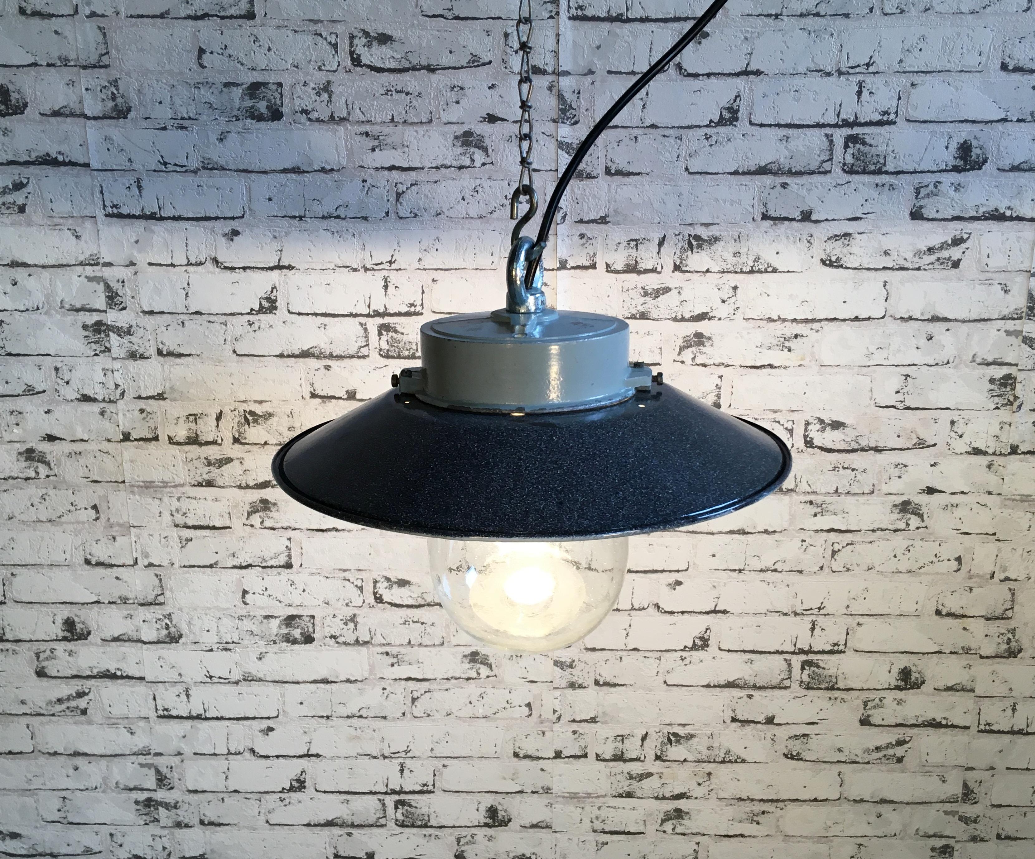Vintage Factory Hanging Lamp, 1970s In Good Condition In Kojetice, CZ