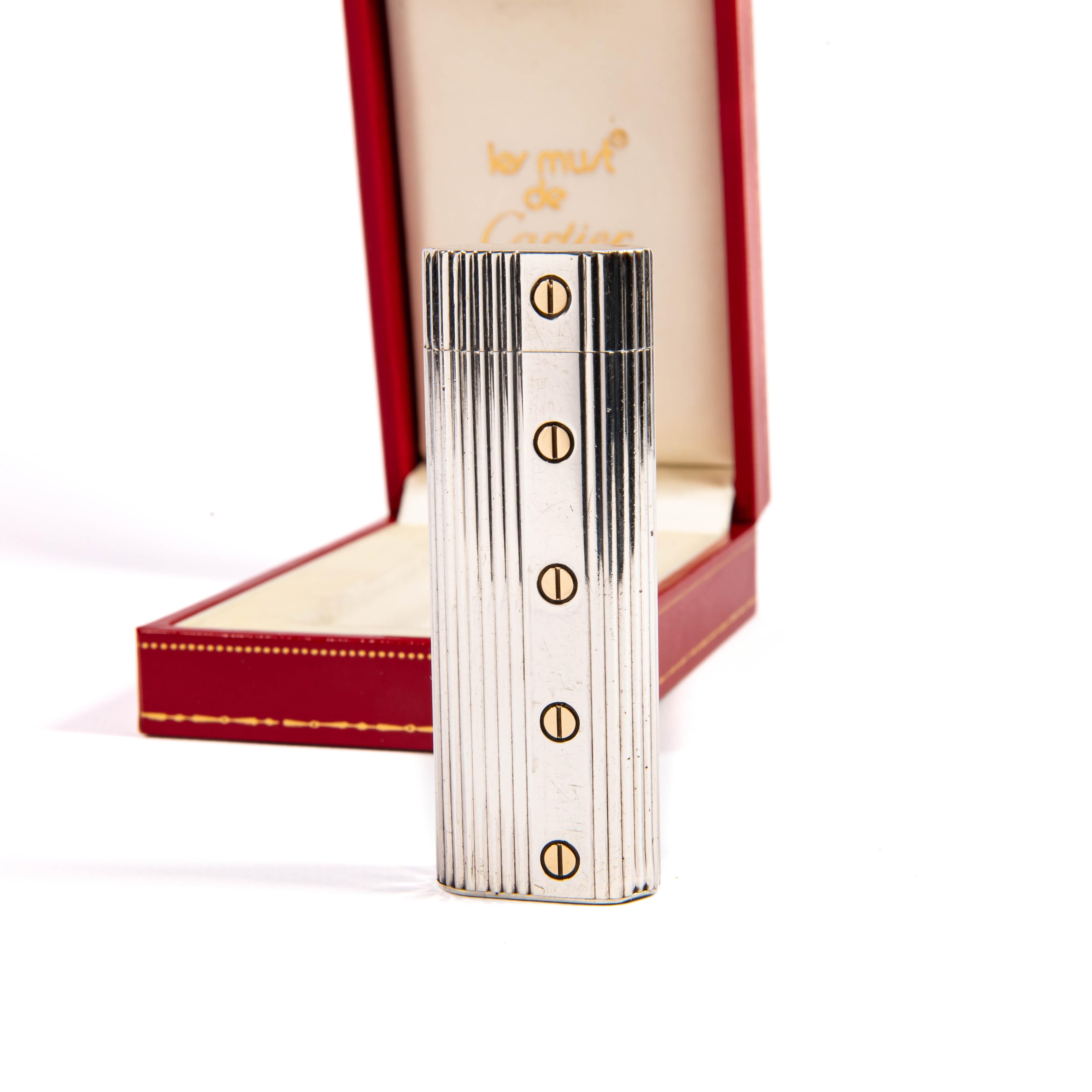 Vintage Factory Solid Silver CARTIER Les Must Lighter in Box 1970s In Excellent Condition For Sale In DELFT, NL