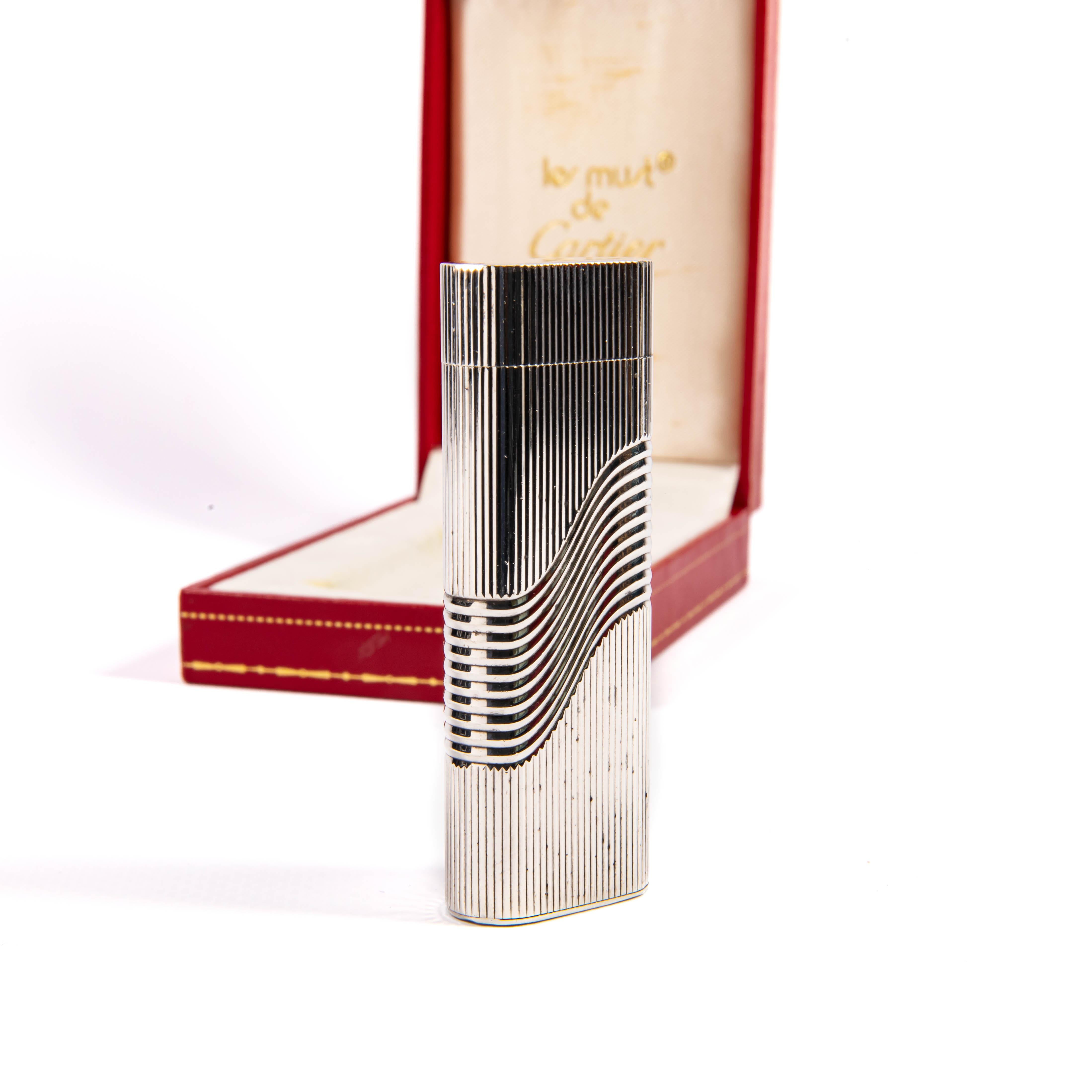 Women's or Men's Vintage Factory Solid Silver CARTIER Les Must Lighter in Box 1970s For Sale