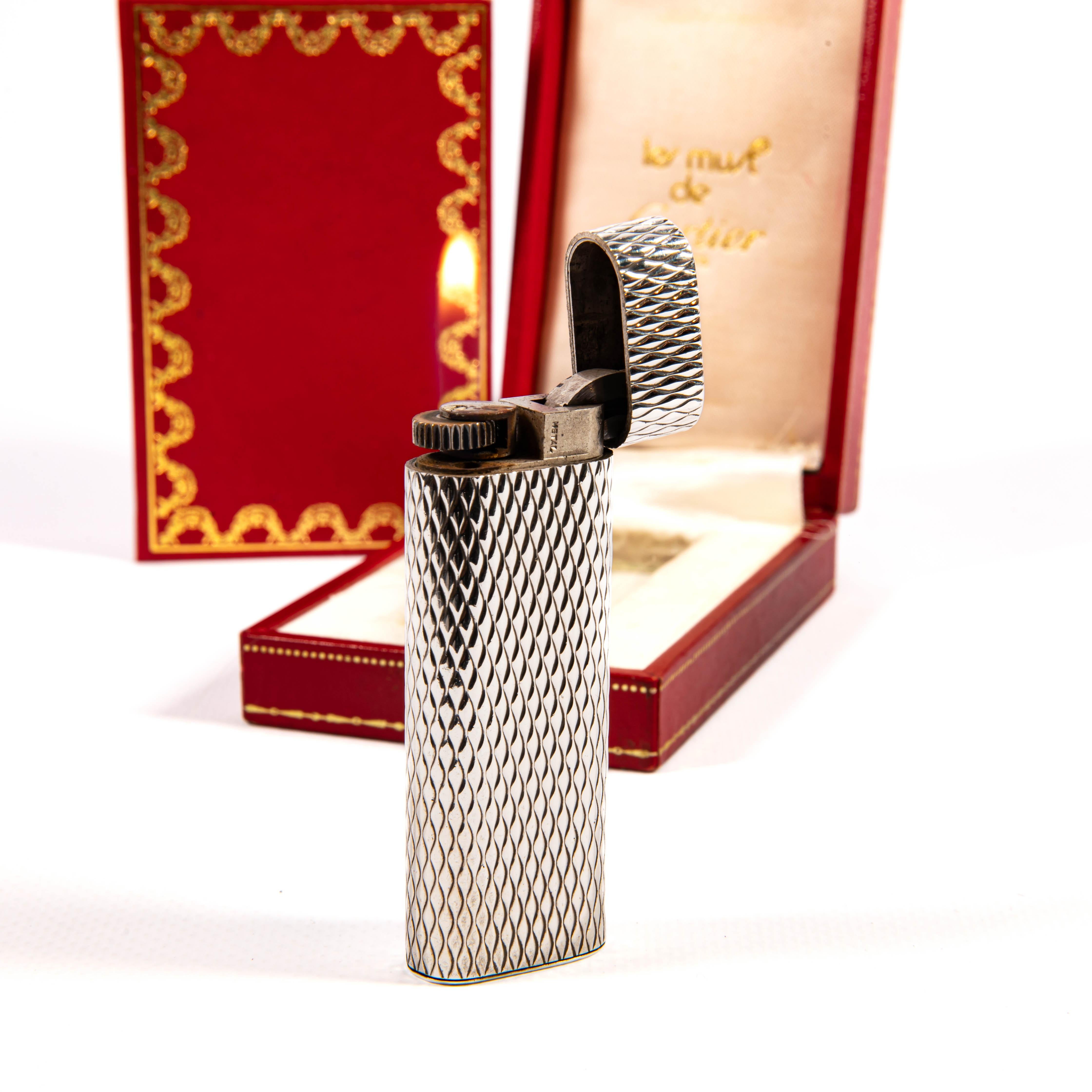 Vintage Factory Solid Silver CARTIER Les Must Lighter in Box 1970s en vente 4