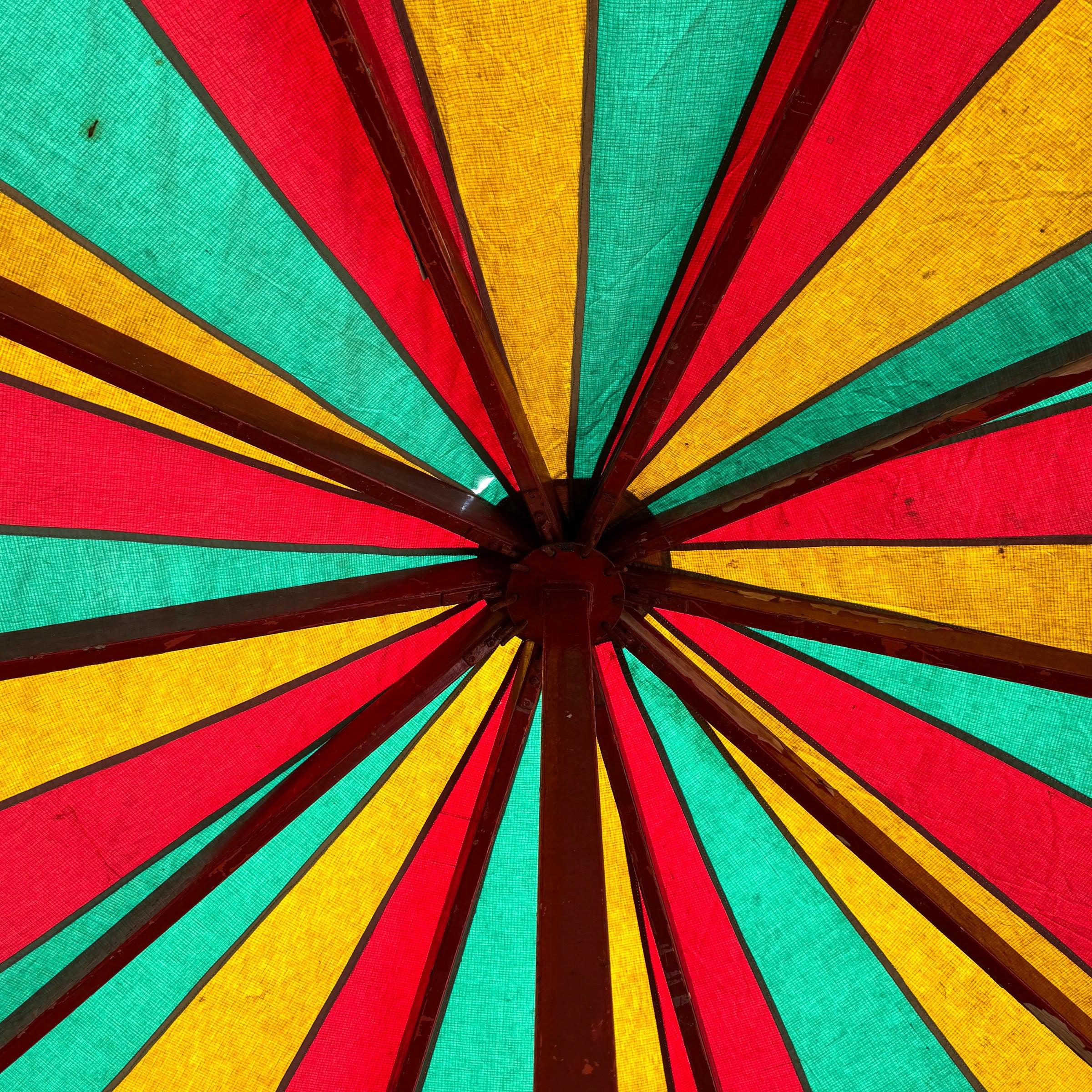 Vintage Fairground Roll-a-Ball Round Games Showman Tent In Good Condition For Sale In Ware, GB