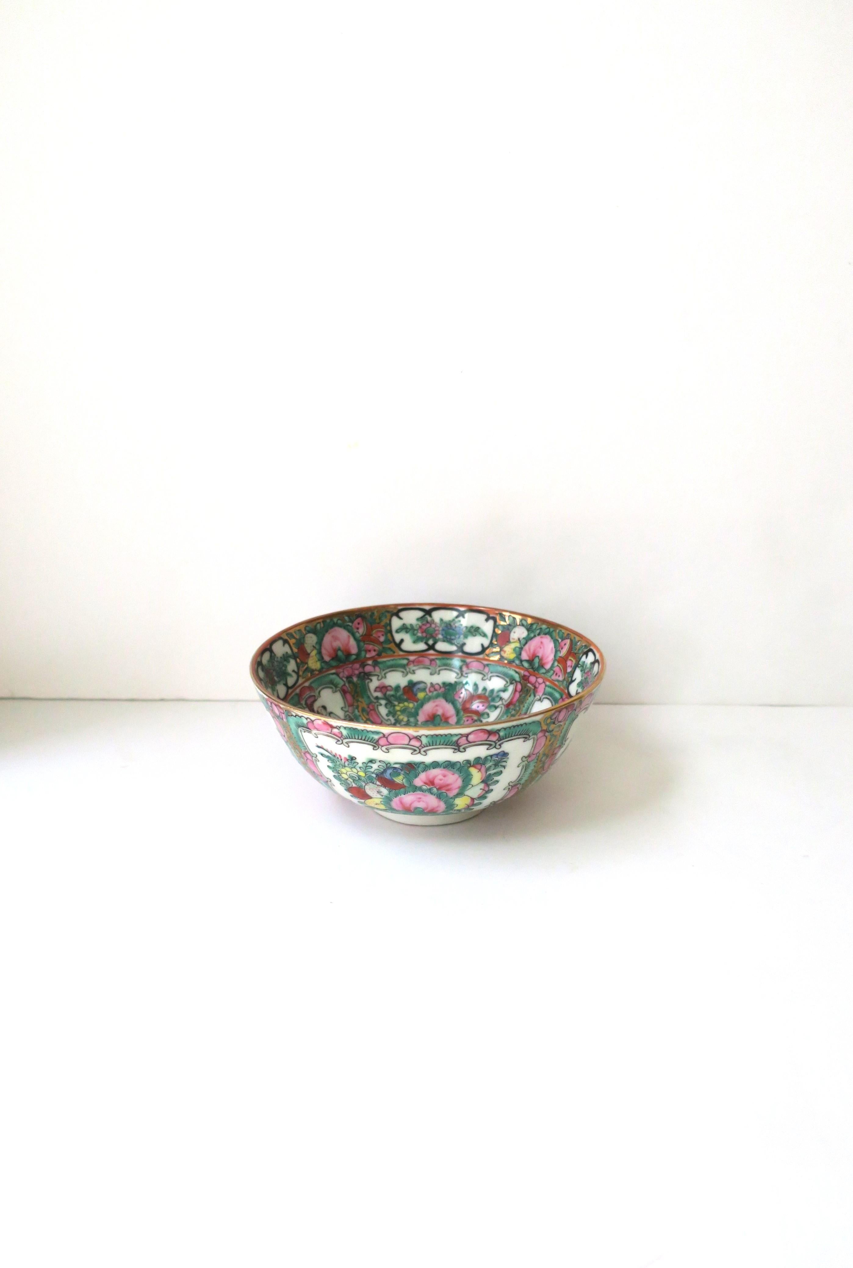Hand-Crafted Famille Rose Pink Medallion and Gold Ceramic Bowl in the Chinoiserie Style  For Sale