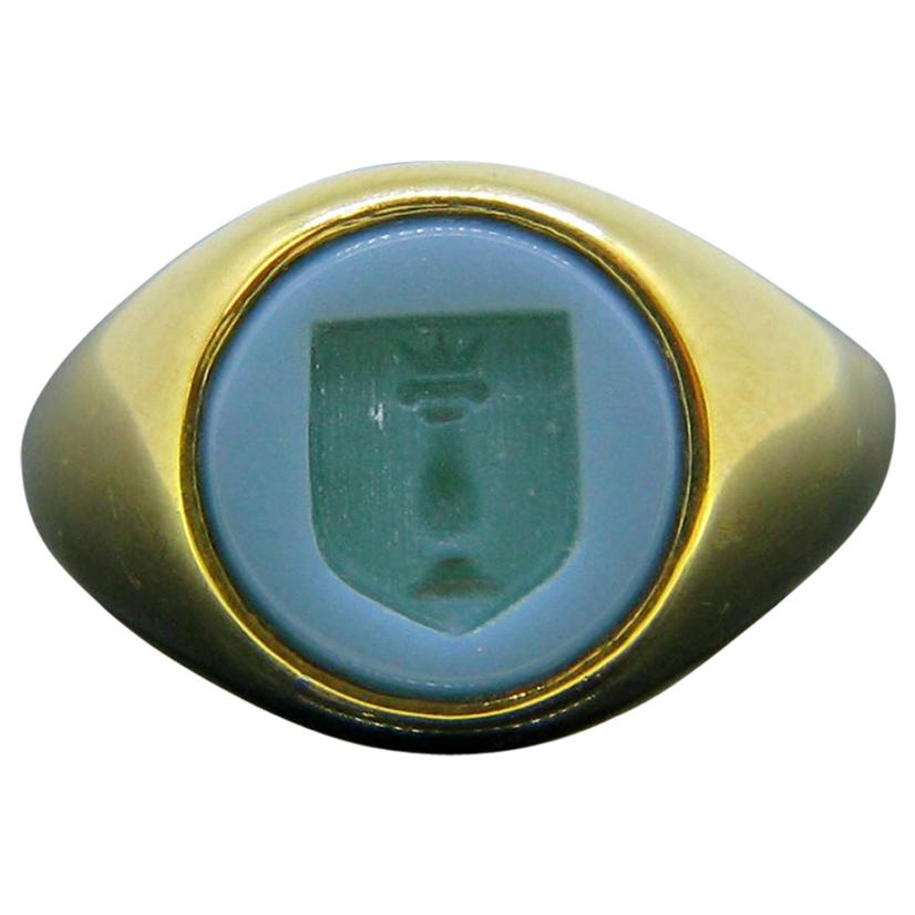 Vintage Family Crest Agate Intaglio Signet Ring, 18kt Gold